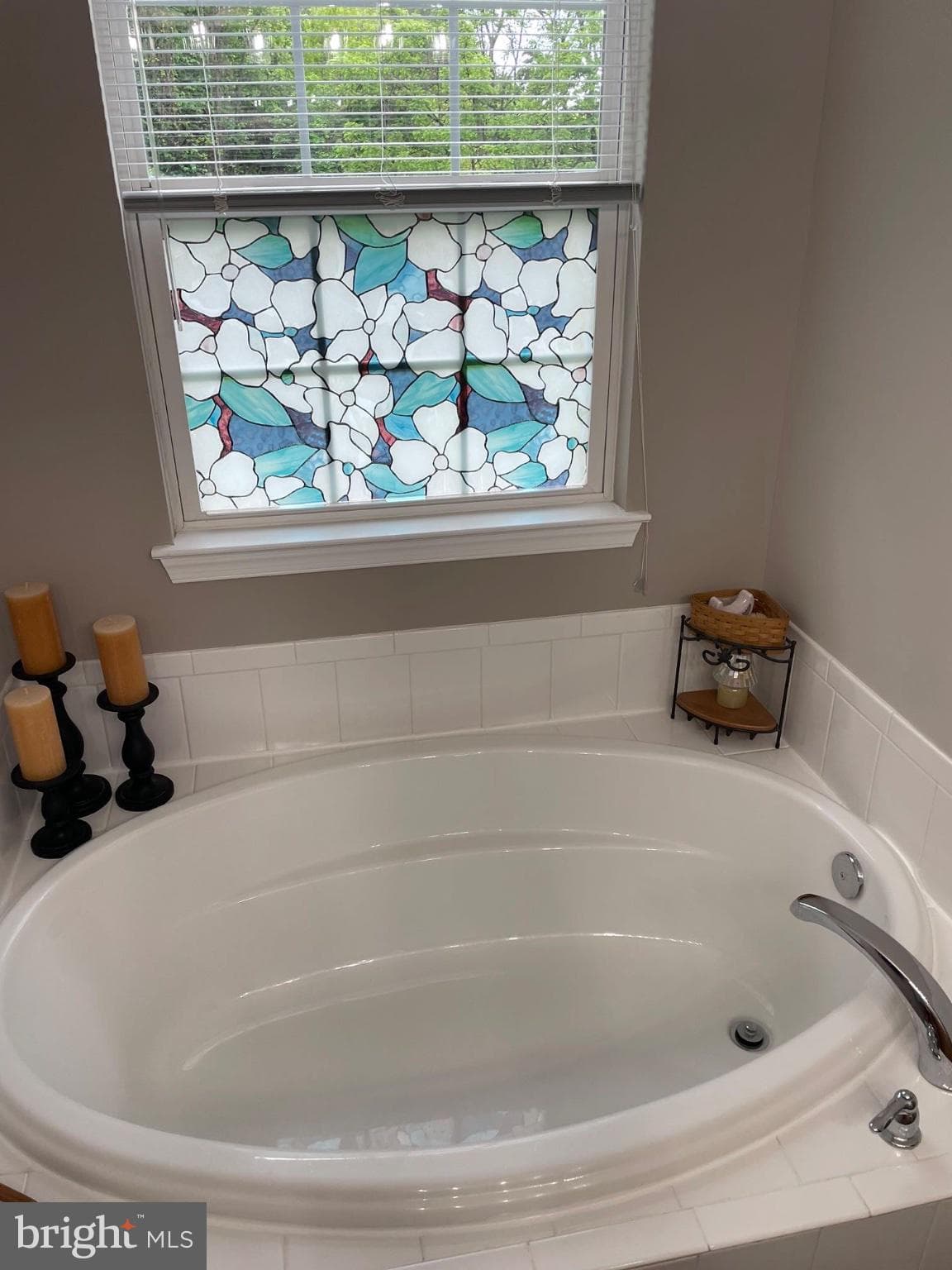 Home for sale at 390 Bruaw Drive, York, Pennsylvania 17406, photo 28 of 31