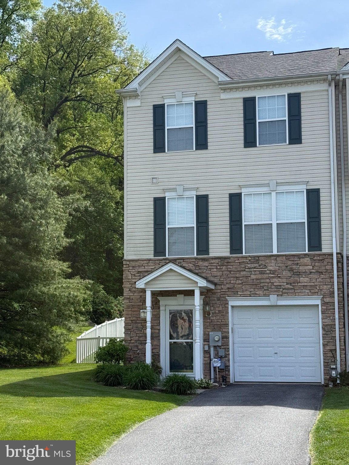 Listing photo of 3-bedroom home at 390 Bruaw Drive, York, Pennsylvania 17406, photo 1 of 3