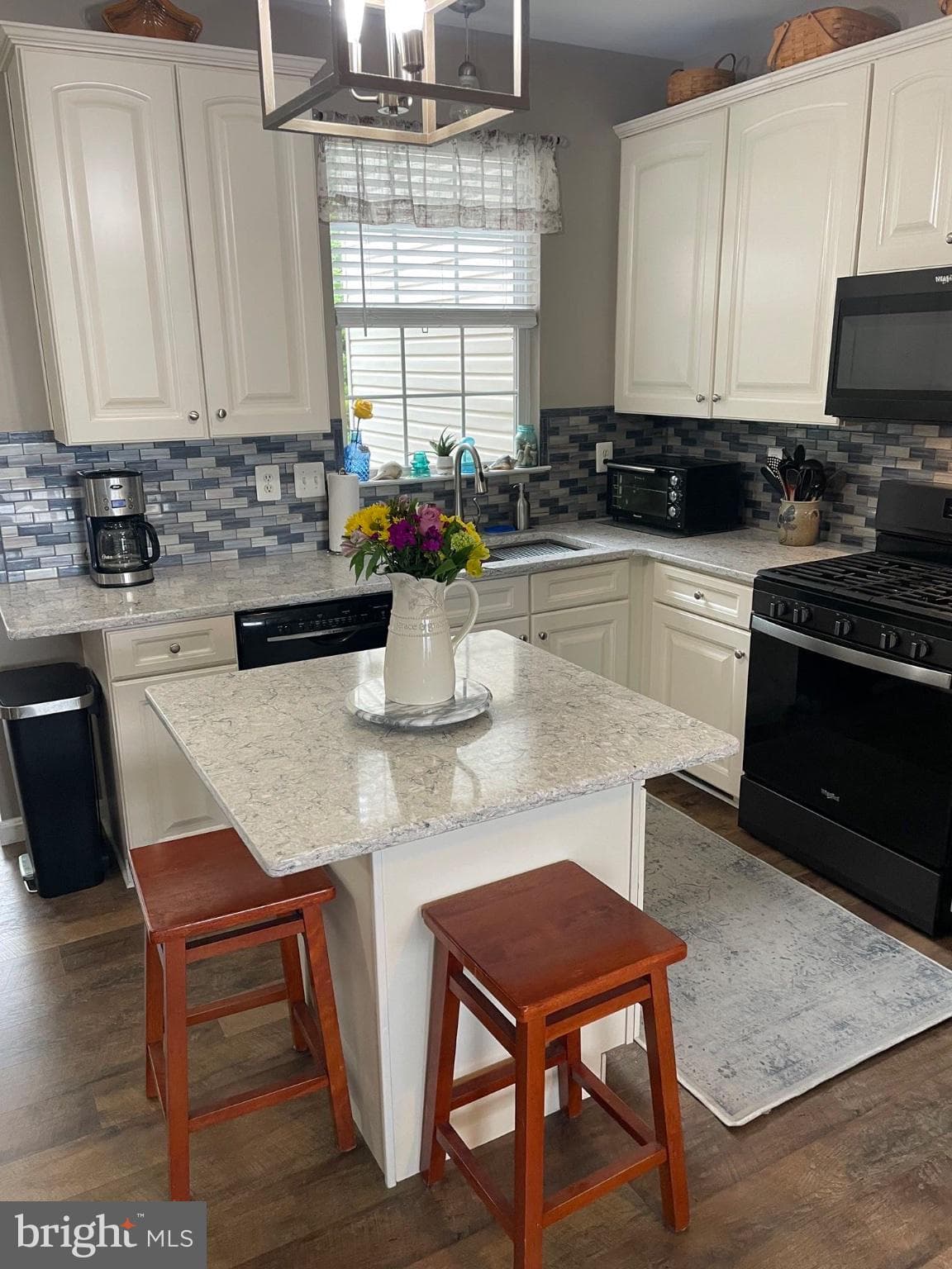 Home for sale at 390 Bruaw Drive, York, Pennsylvania 17406, photo 14 of 31