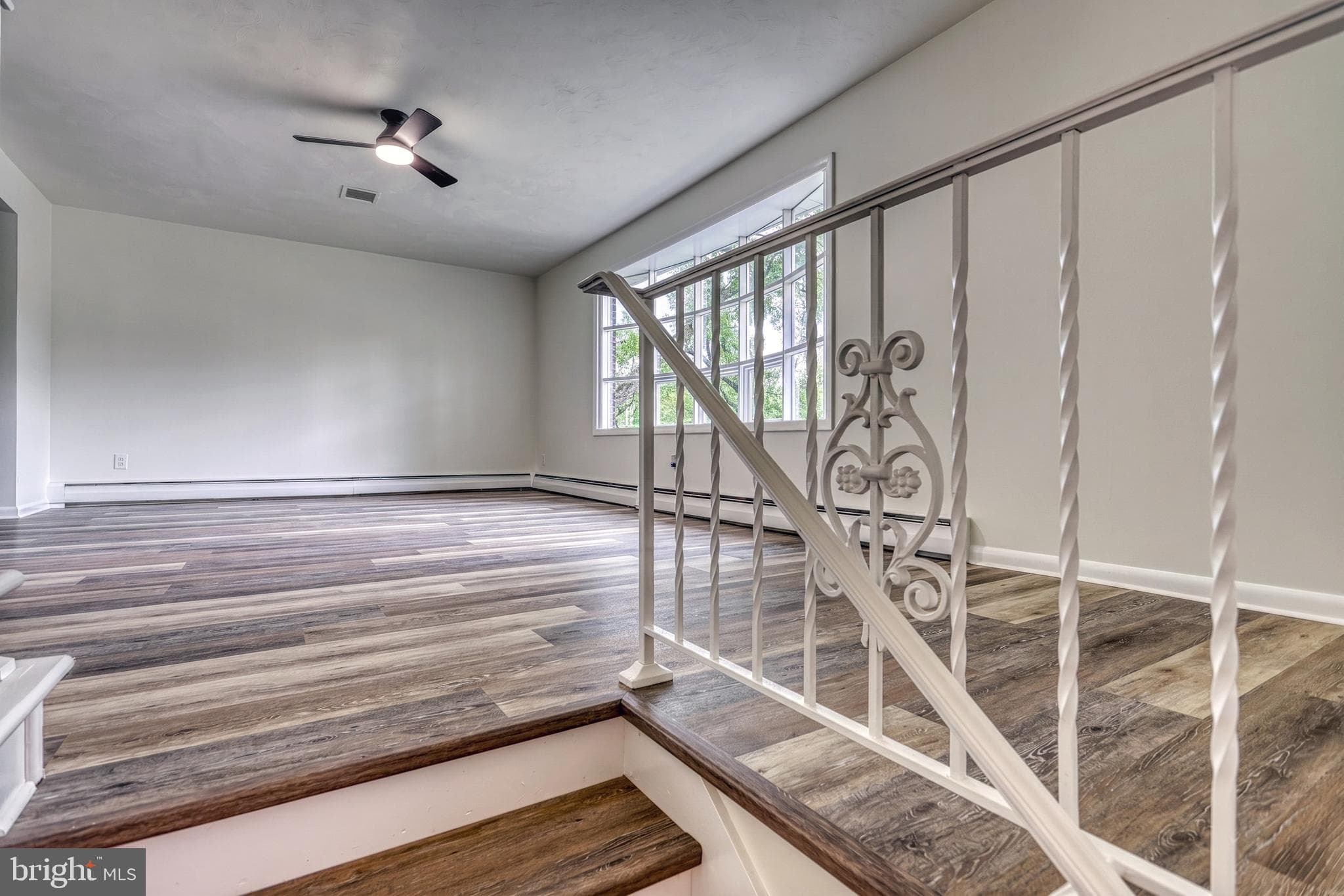 Home for sale at 362 Allegheny Drive, York, Pennsylvania 17402, photo 10 of 78