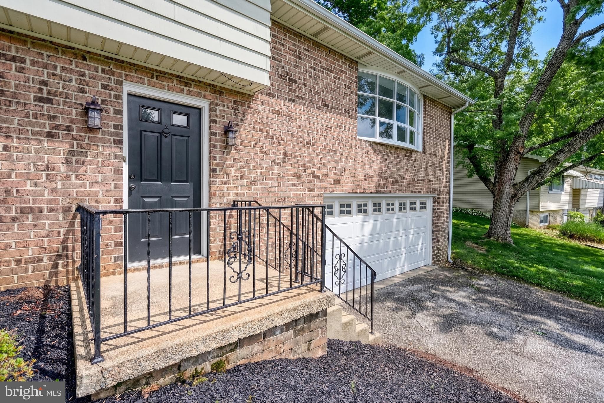 Home for sale at 362 Allegheny Drive, York, Pennsylvania 17402, photo 8 of 78