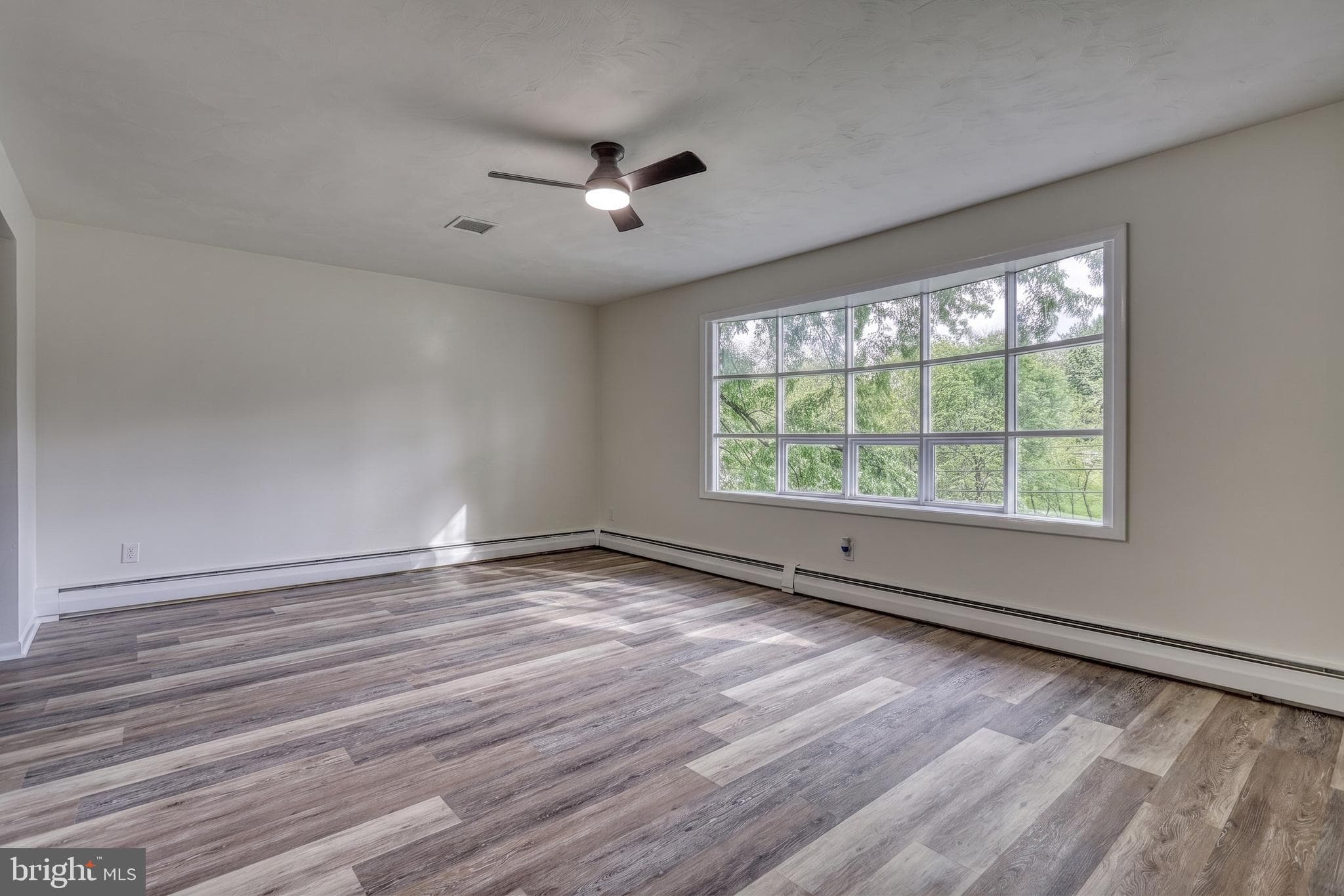 Home for sale at 362 Allegheny Drive, York, Pennsylvania 17402, photo 14 of 78