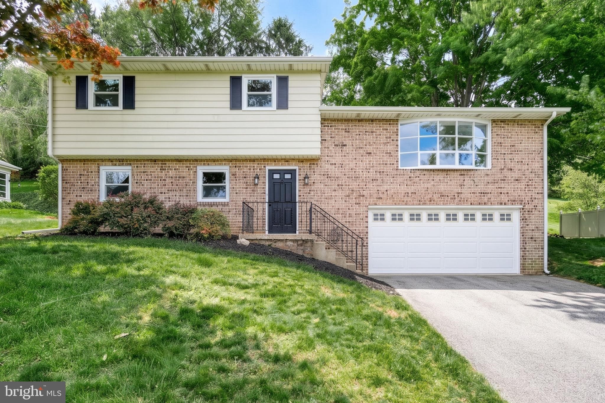 Listing photo of 4-bedroom home at 362 Allegheny Drive, York, Pennsylvania 17402, photo 1 of 3
