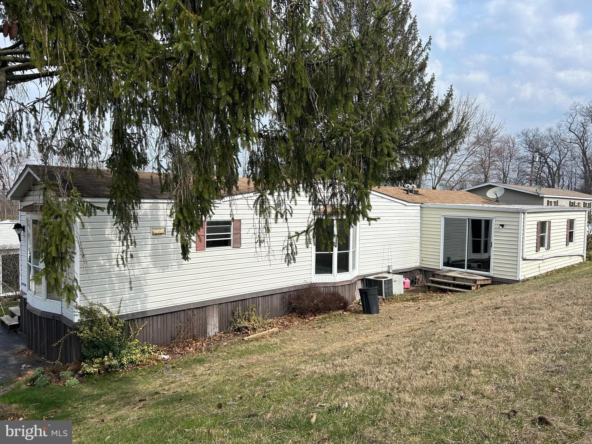Home for sale at 121 Chestnut Hill Drive, York, Pennsylvania 17408, photo 3 of 3