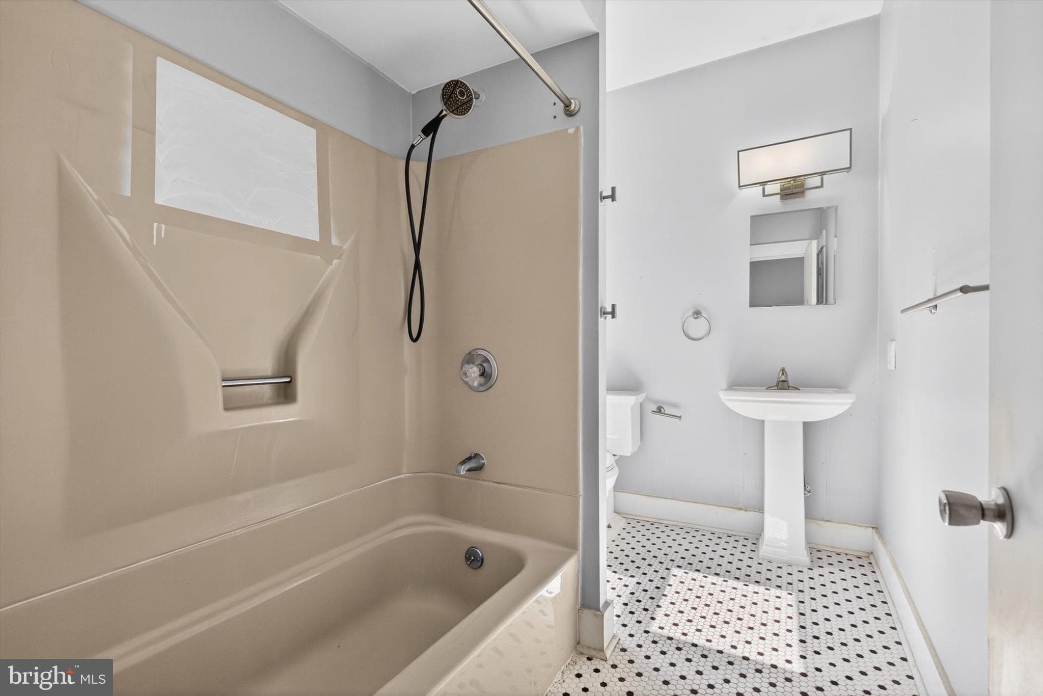 Home for sale at 124 S Newberry Street, York, Pennsylvania 17401, photo 15 of 22