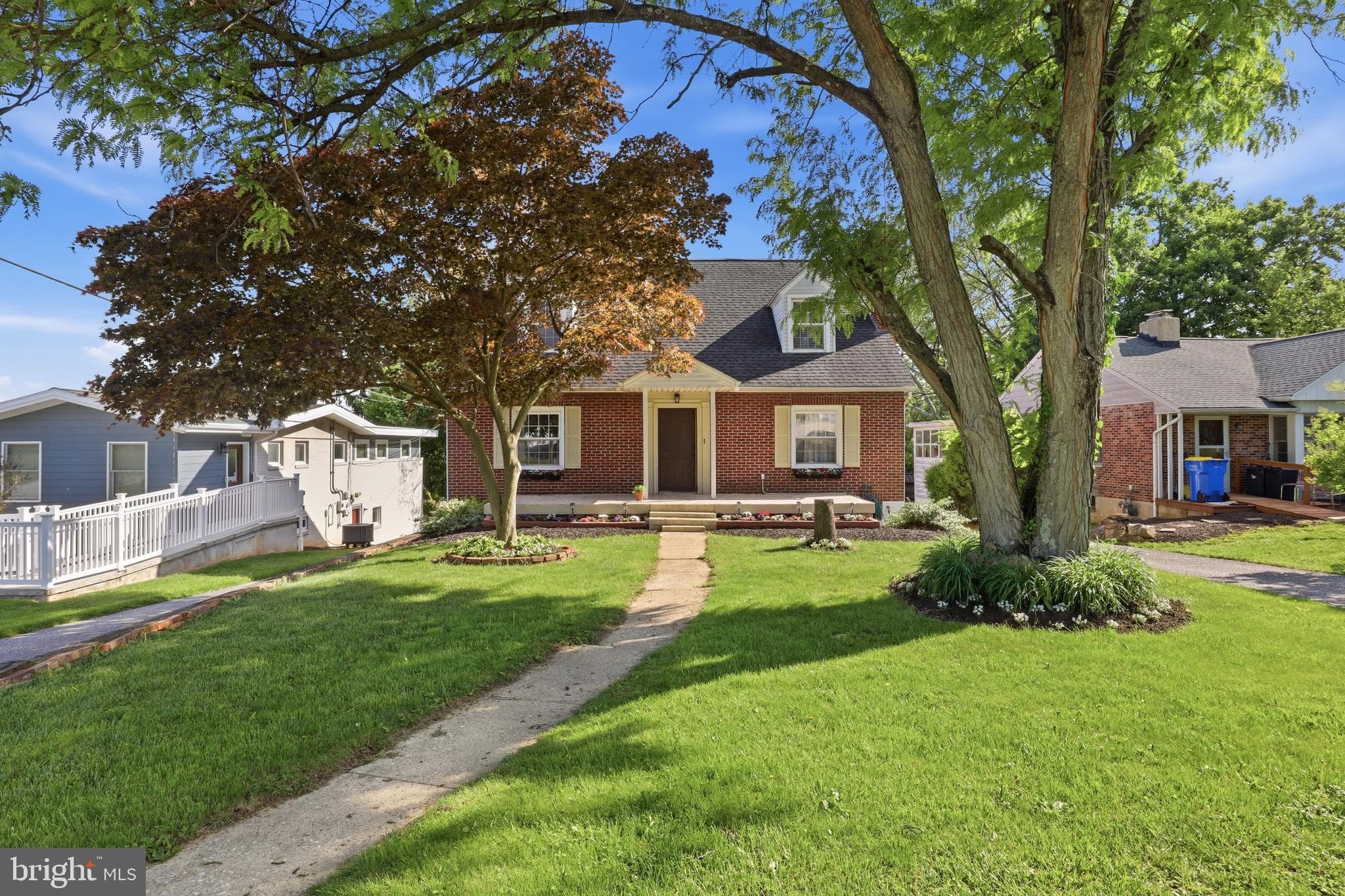 Listing photo of 4-bedroom home at 2006 S Queen Street, York, Pennsylvania 17403, photo 1 of 3