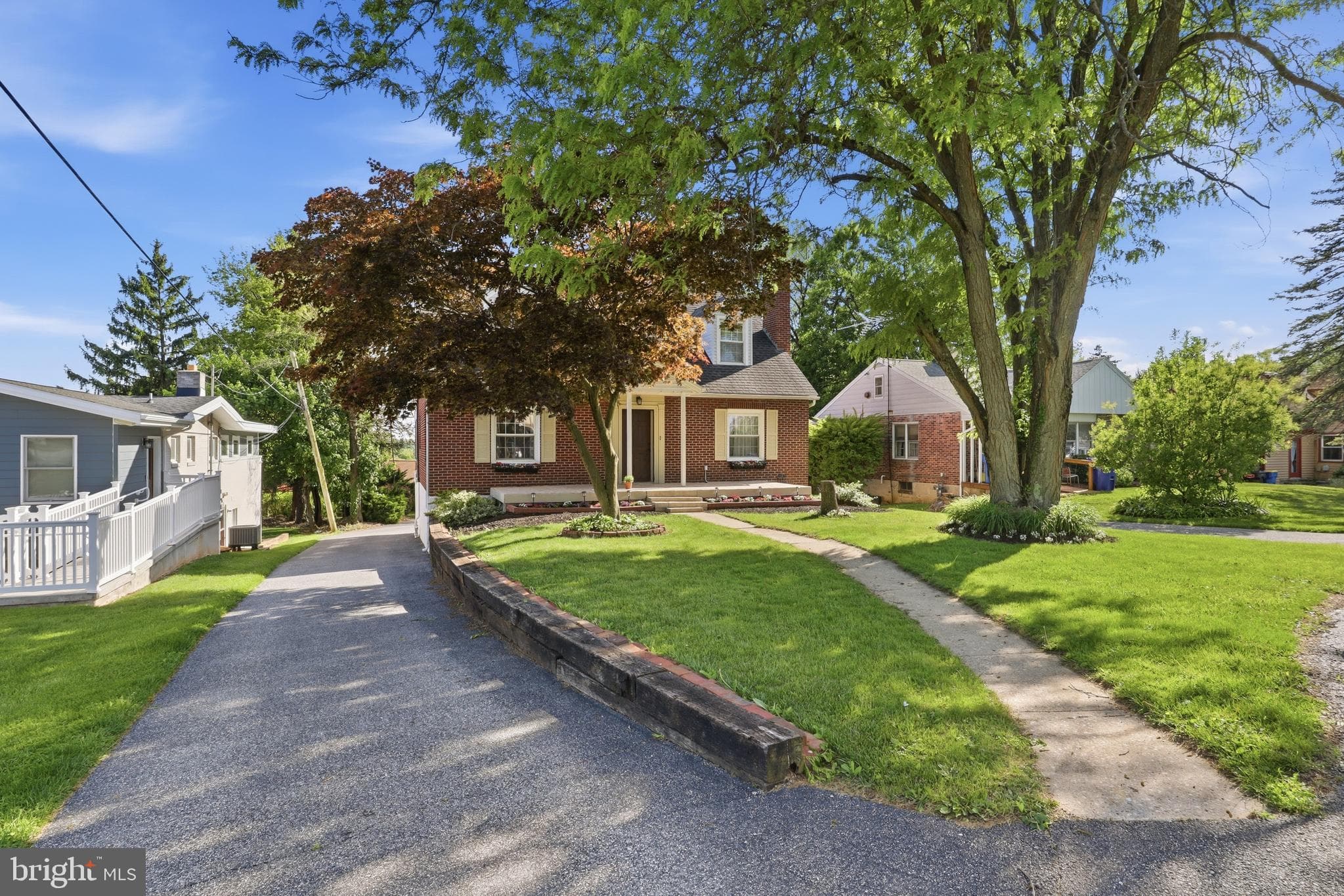 Home for sale at 2006 S Queen Street, York, Pennsylvania 17403, photo 2 of 3