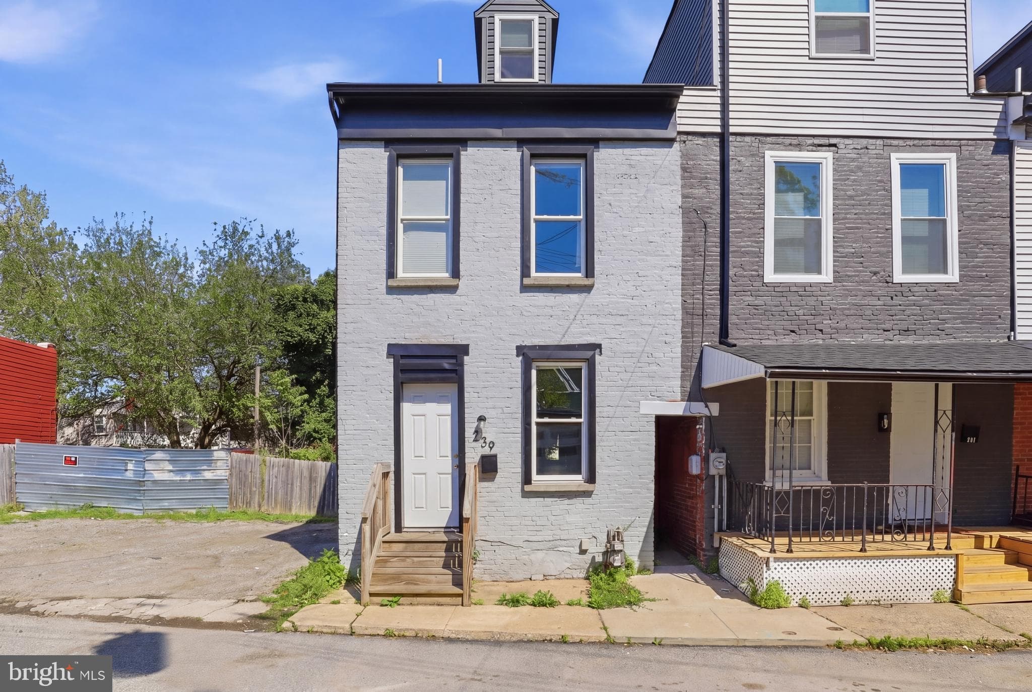 Listing photo of 3-bedroom home at 239 Franklin Way, York, Pennsylvania 17403, photo 1 of 3