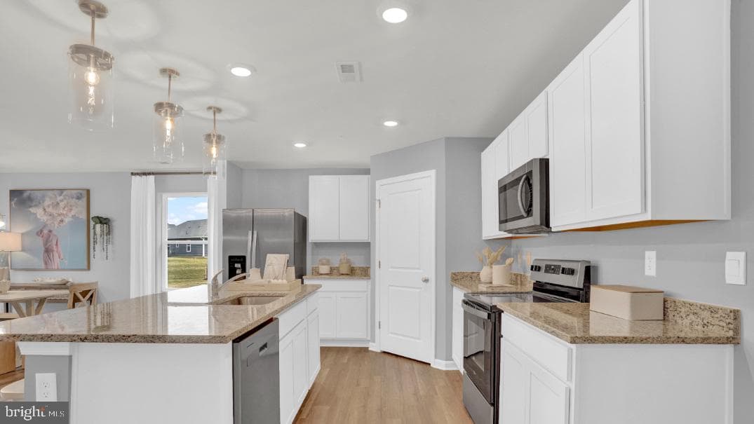 Home for sale at 125 Christina Drive, York, Pennsylvania 17404, photo 6 of 21