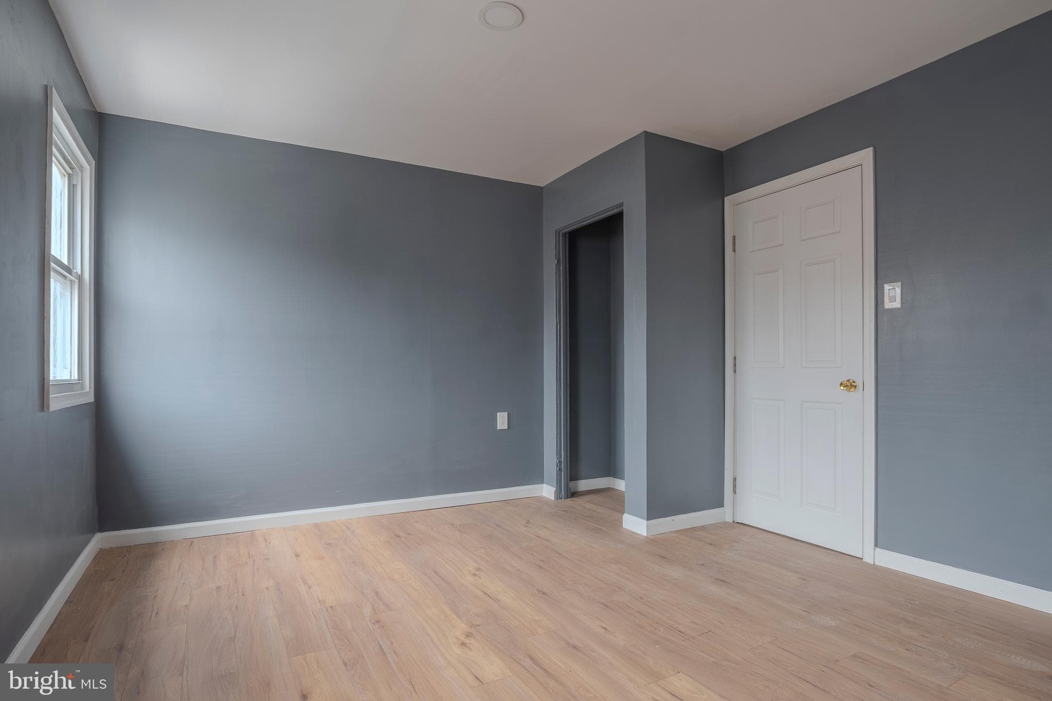 Home for sale at 662 Salem Avenue, York, Pennsylvania 17401, photo 7 of 15
