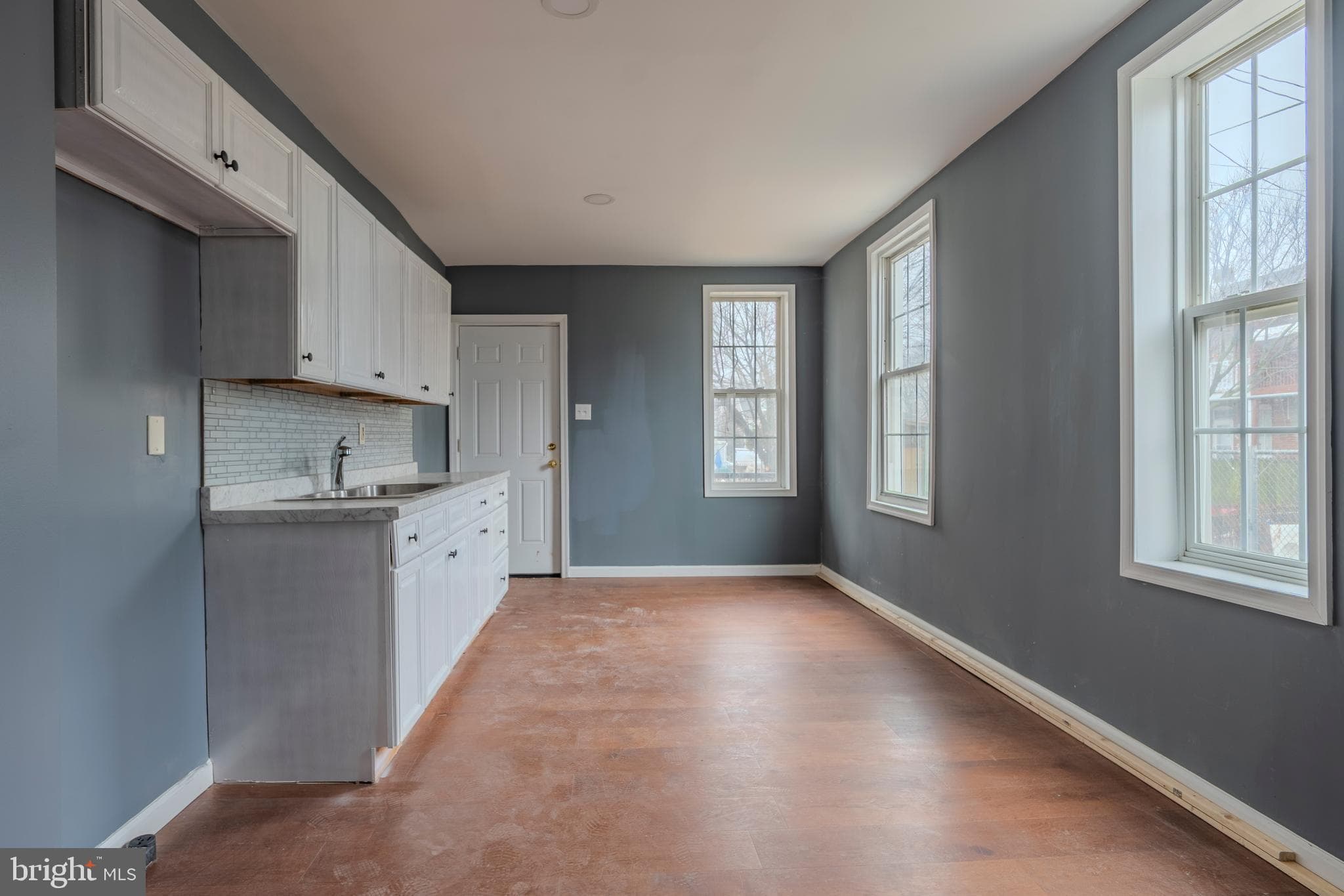 Home for sale at 662 Salem Avenue, York, Pennsylvania 17401, photo 5 of 15