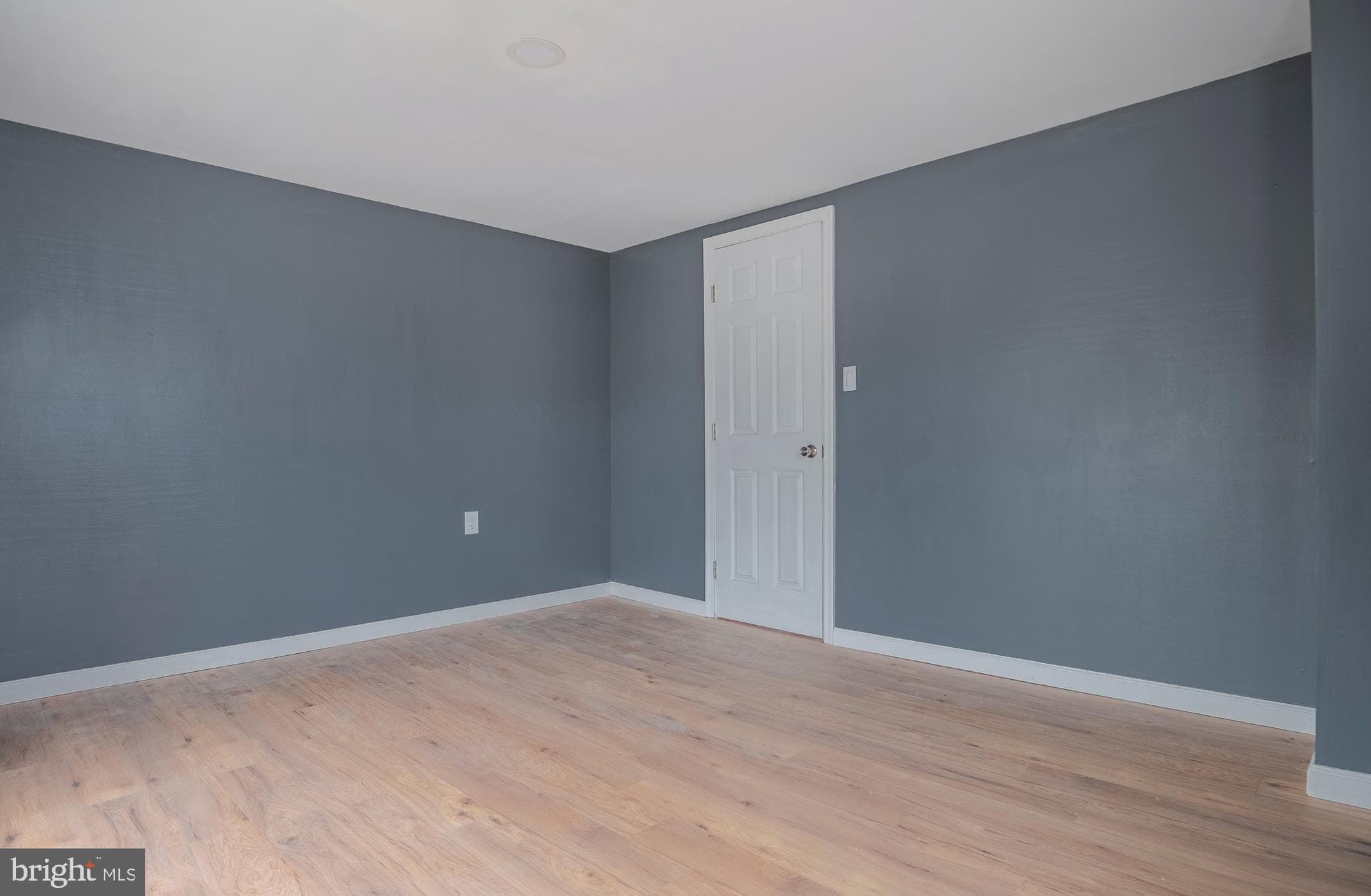 Home for sale at 662 Salem Avenue, York, Pennsylvania 17401, photo 9 of 15