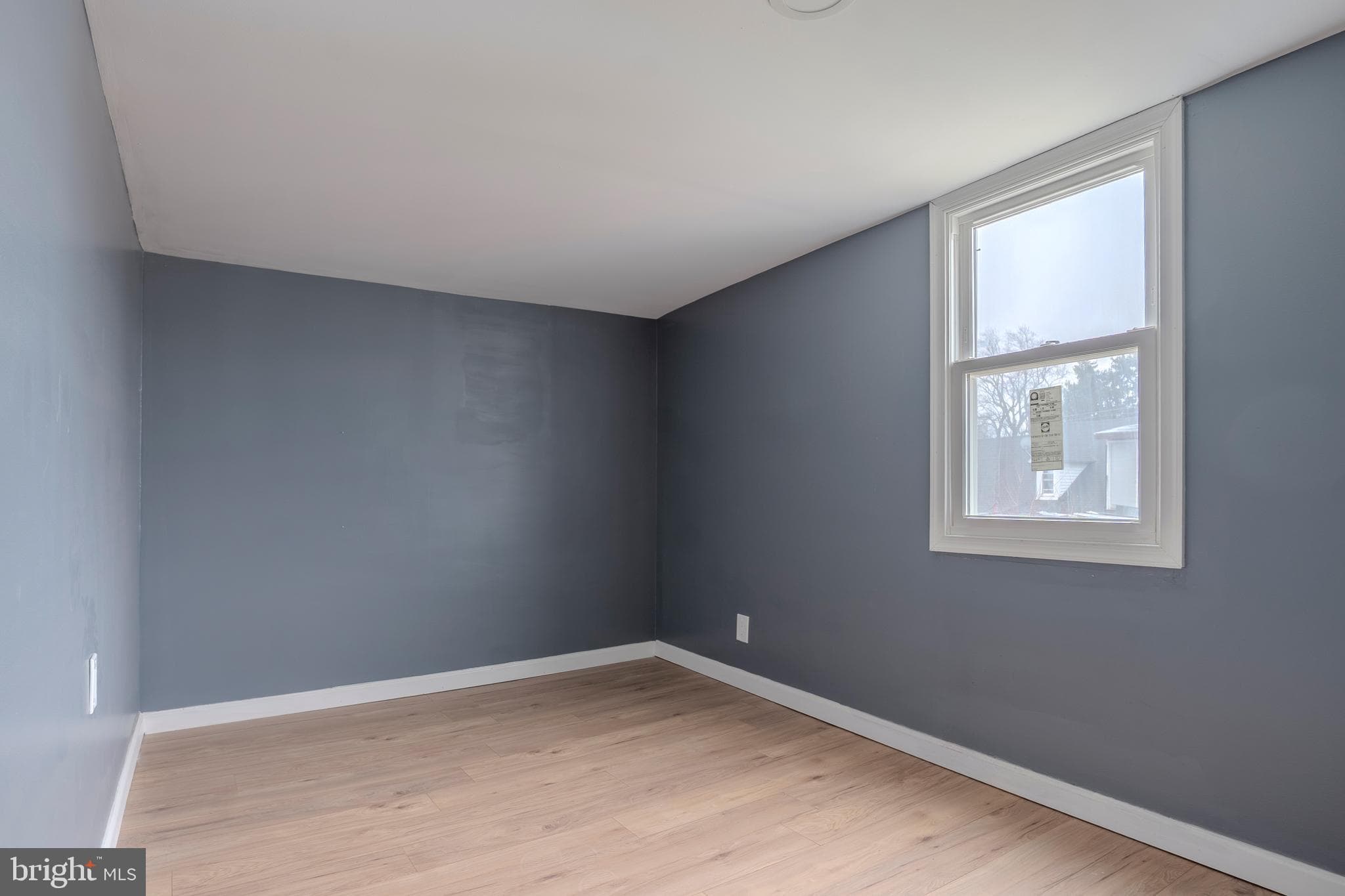 Home for sale at 662 Salem Avenue, York, Pennsylvania 17401, photo 12 of 15