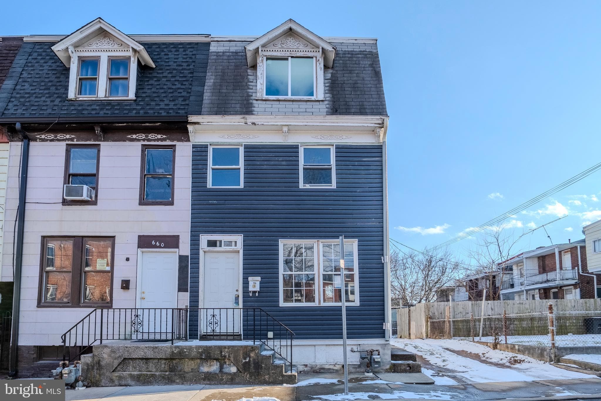 Listing photo of 4-bedroom home at 662 Salem Avenue, York, Pennsylvania 17401, photo 1 of 3