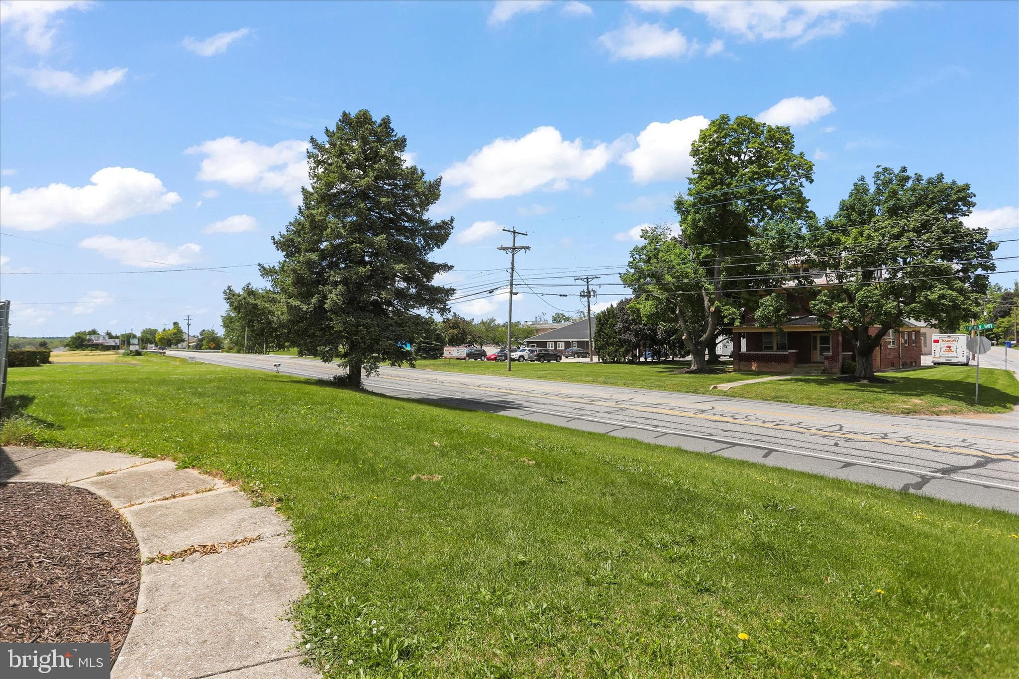 Home for sale at 6 S Grant Road, Thomasville, Pennsylvania 17364, photo 5 of 50