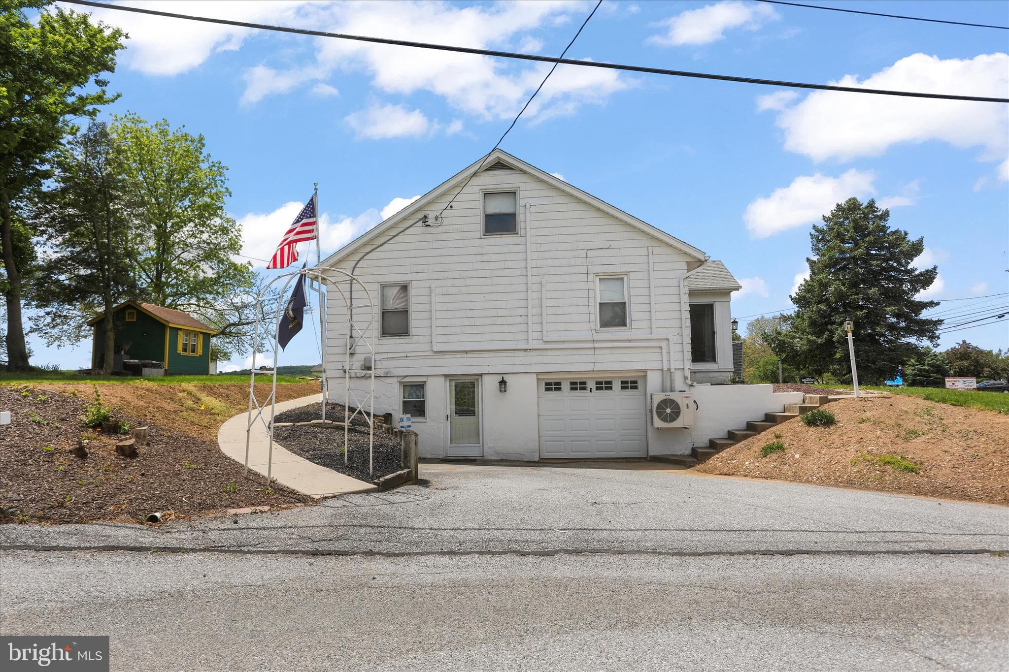 Home for sale at 6 S Grant Road, Thomasville, Pennsylvania 17364, photo 3 of 3