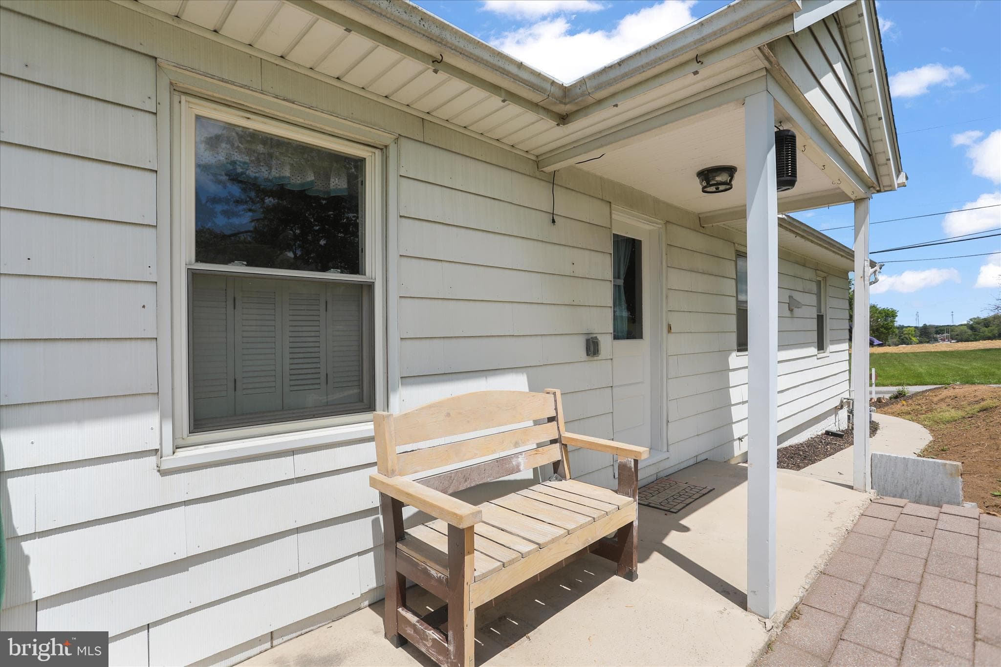 Home for sale at 6 S Grant Road, Thomasville, Pennsylvania 17364, photo 2 of 3