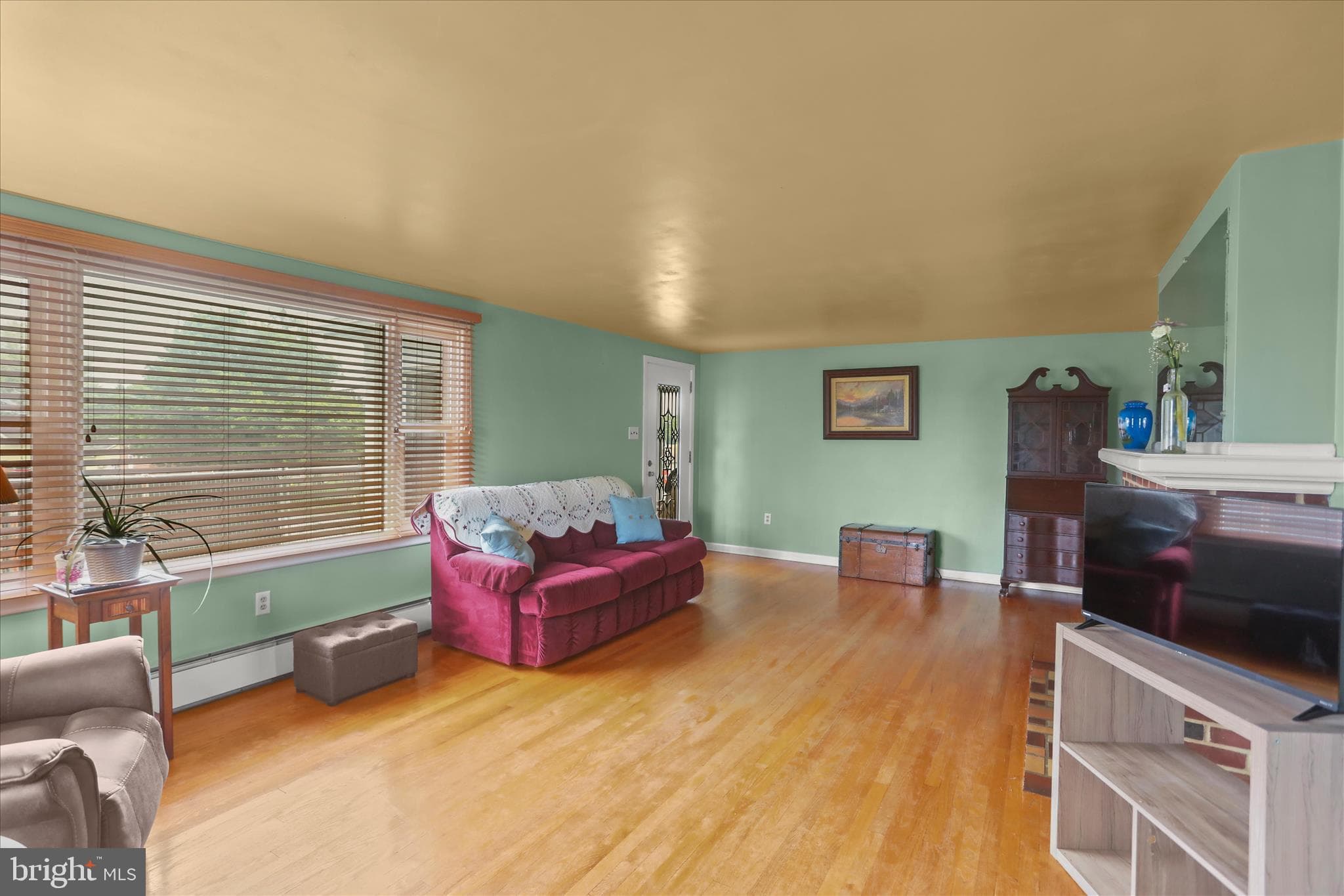 Home for sale at 6 S Grant Road, Thomasville, Pennsylvania 17364, photo 17 of 50