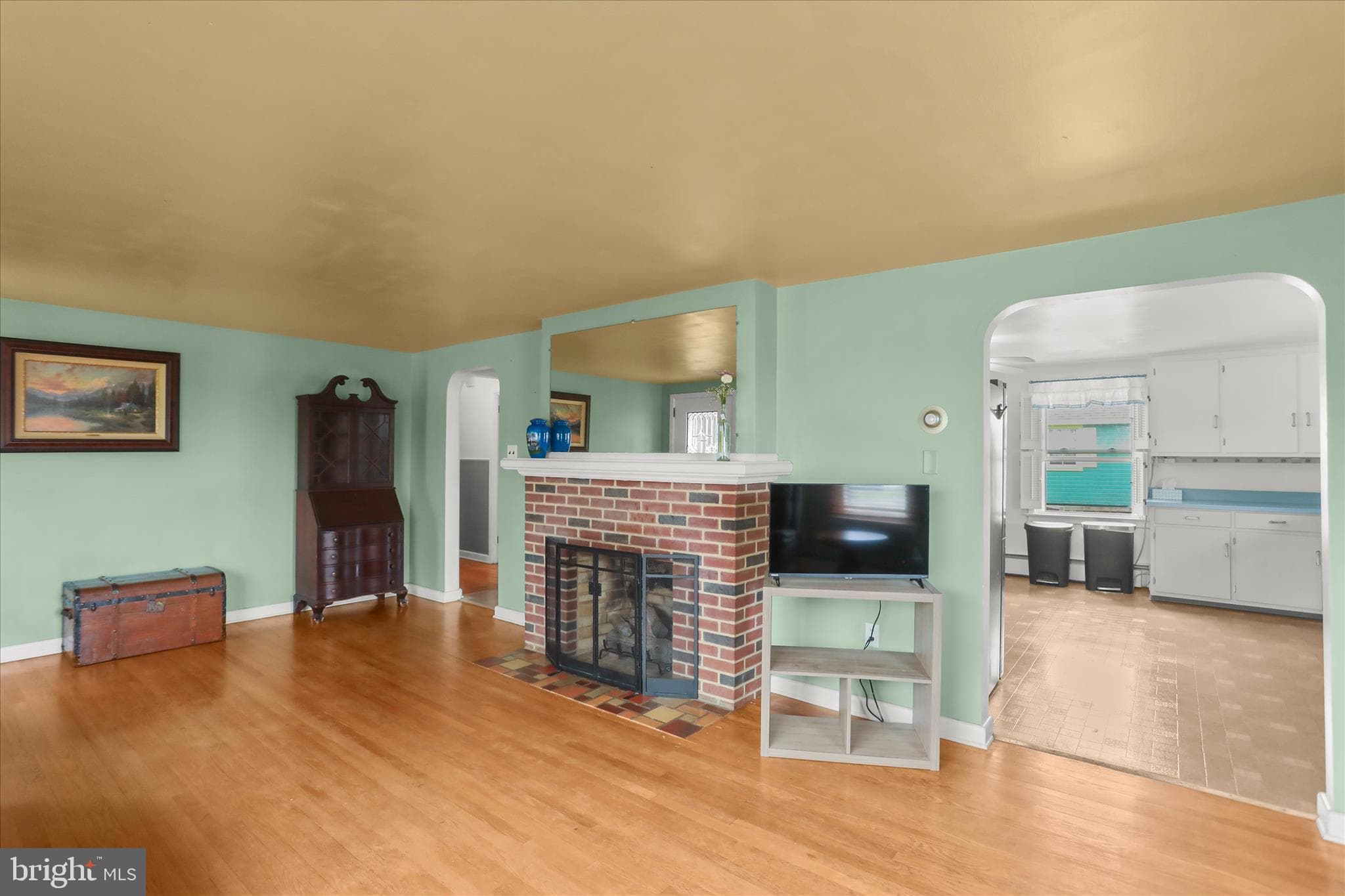 Home for sale at 6 S Grant Road, Thomasville, Pennsylvania 17364, photo 19 of 50