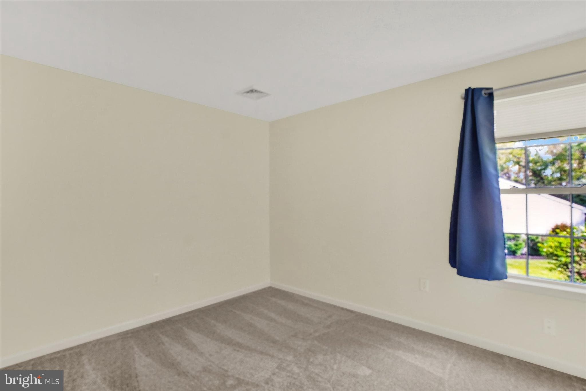 Home for sale at 7172 Seneca Ridge Drive, York, Pennsylvania 17403, photo 13 of 18