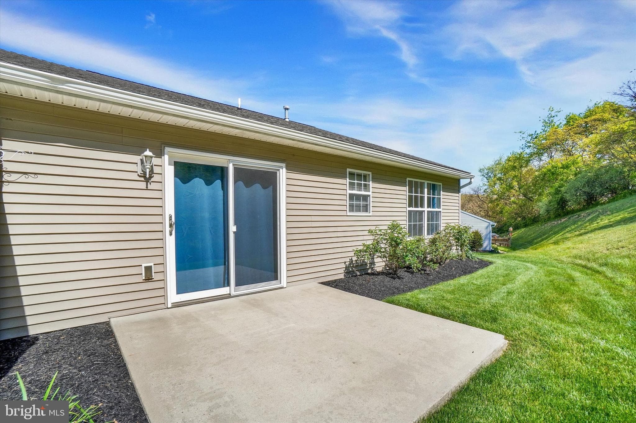 Home for sale at 7172 Seneca Ridge Drive, York, Pennsylvania 17403, photo 17 of 18