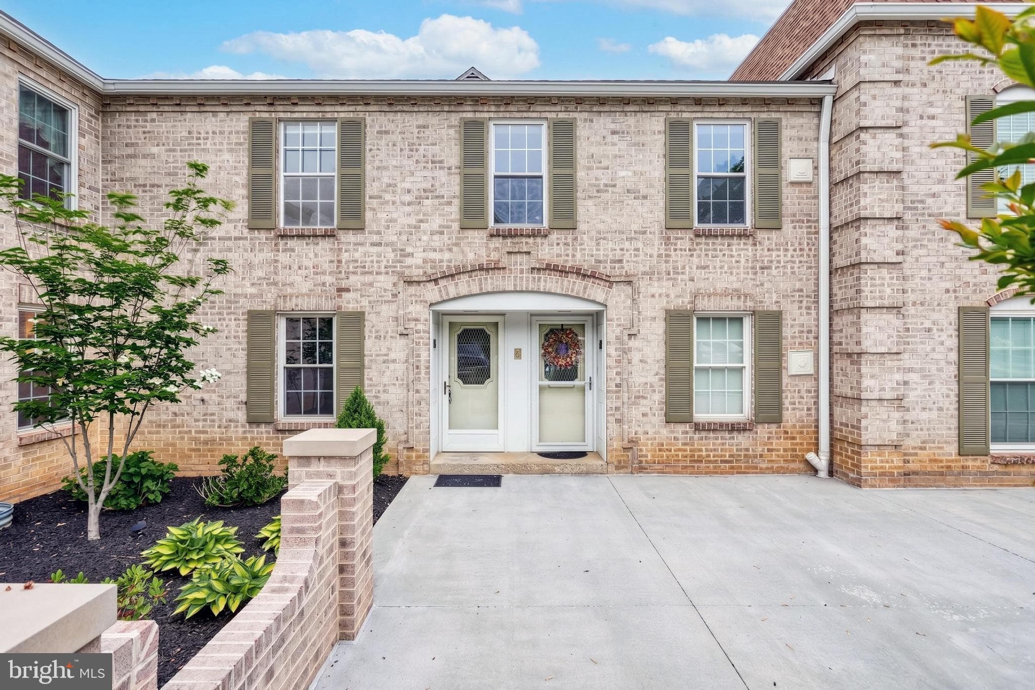 Listing photo of 2-bedroom home at 1000 Country Club Road 8, York, Pennsylvania 17403, photo 1 of 3
