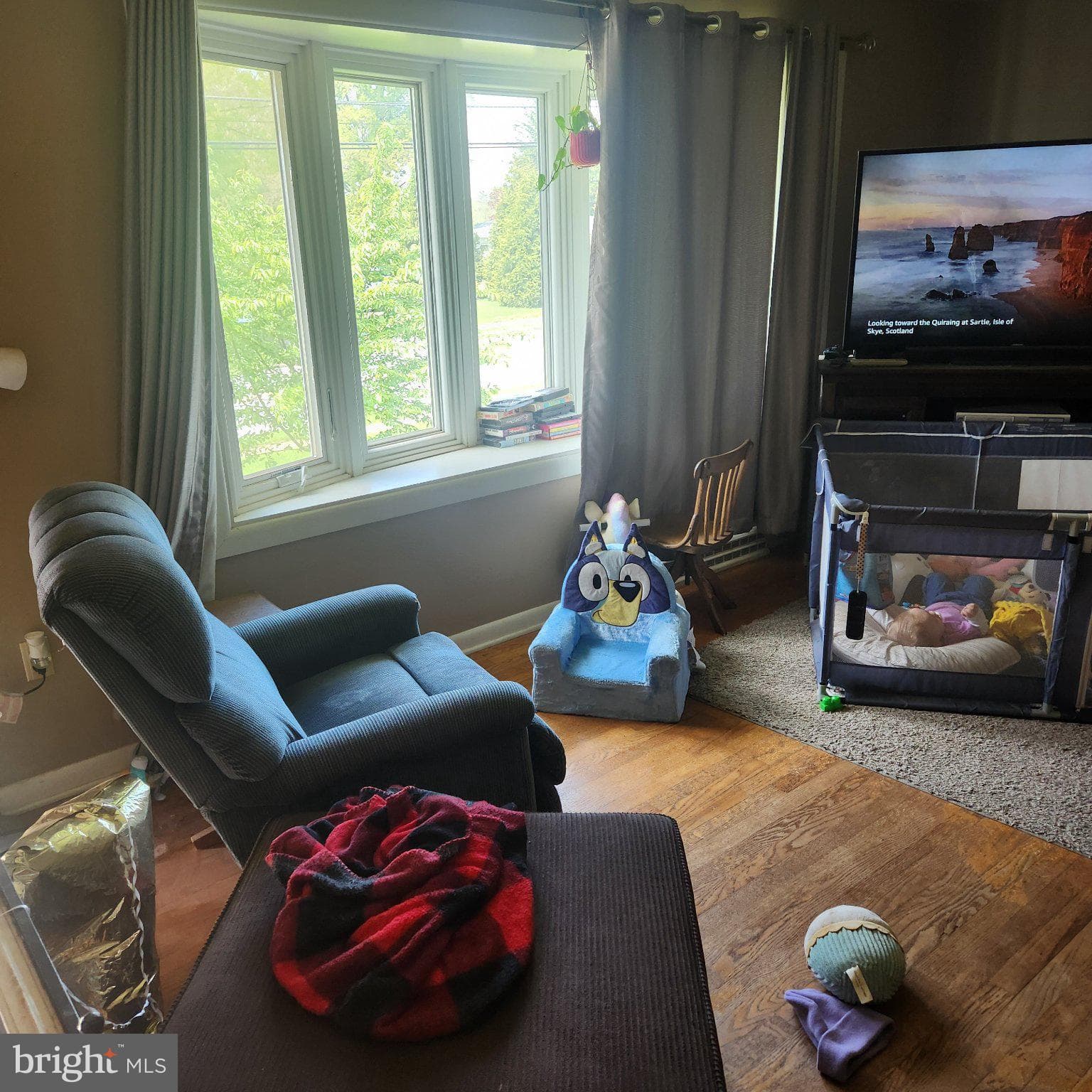 Home for sale at 2029 Derry Road, York, Pennsylvania 17408, photo 8 of 30