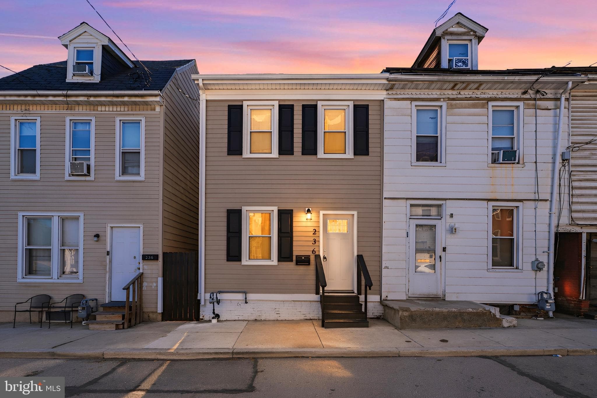 Listing photo of 4-bedroom home at 236 S Hartley Street, York, Pennsylvania 17401, photo 1 of 3