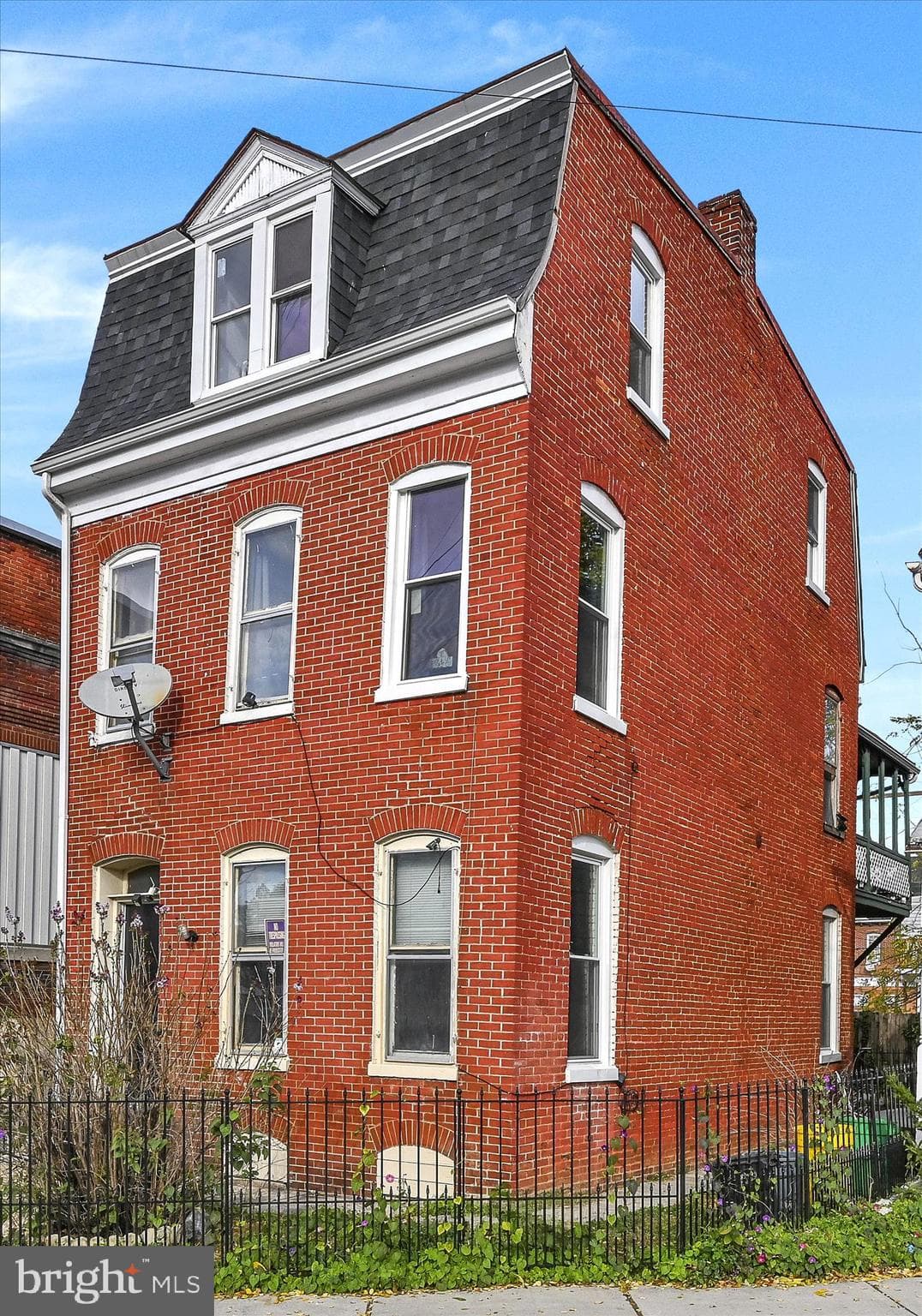 Listing photo of 5-bedroom home at 129 Roosevelt Avenue, York, Pennsylvania 17401, photo 1 of 3