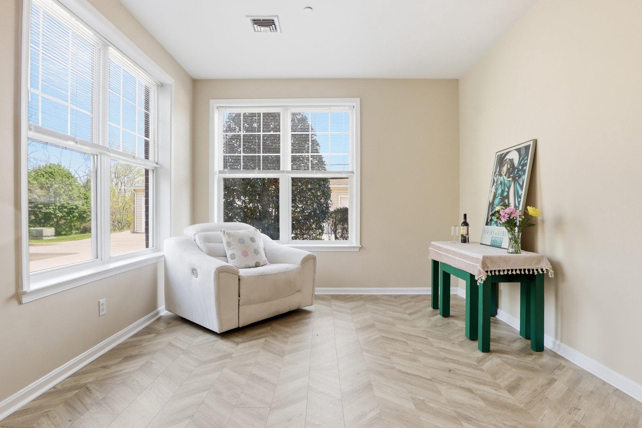 Home for sale at 1010 Crest Way 103, York, Pennsylvania 17403, photo 18 of 49