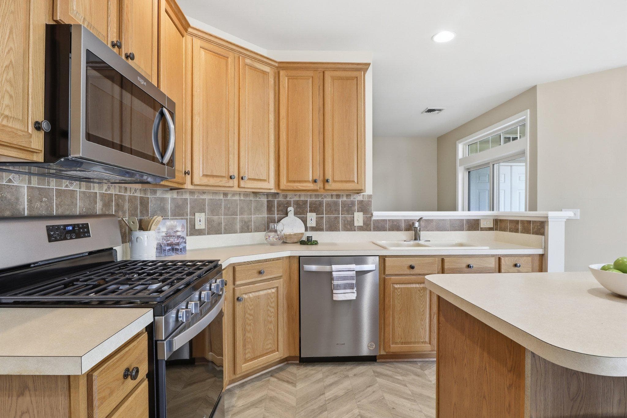 Home for sale at 1010 Crest Way 103, York, Pennsylvania 17403, photo 13 of 49