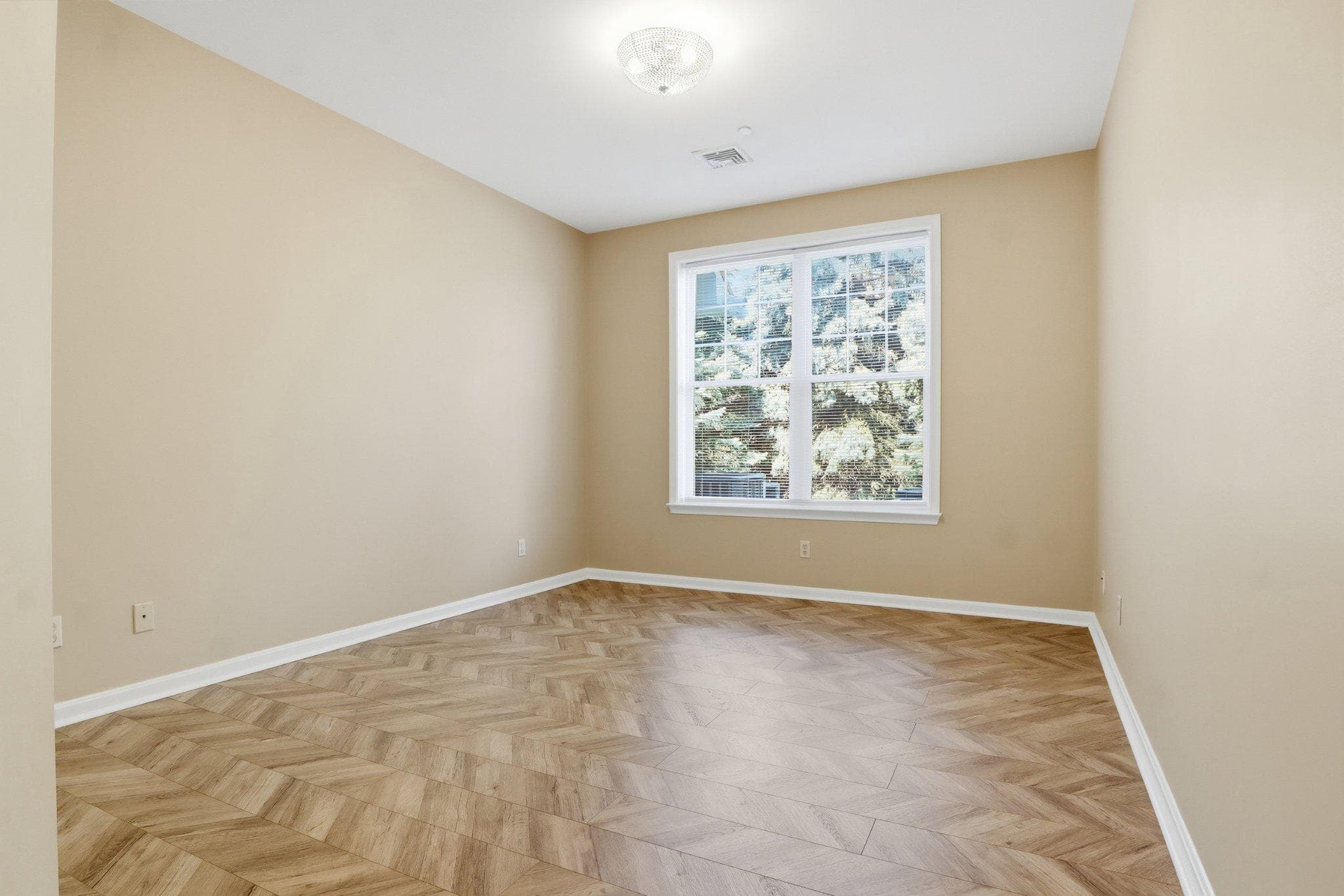 Home for sale at 1010 Crest Way 103, York, Pennsylvania 17403, photo 20 of 49
