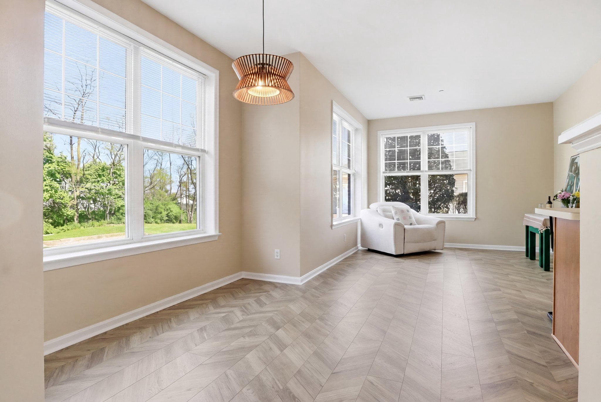 Home for sale at 1010 Crest Way 103, York, Pennsylvania 17403, photo 12 of 49