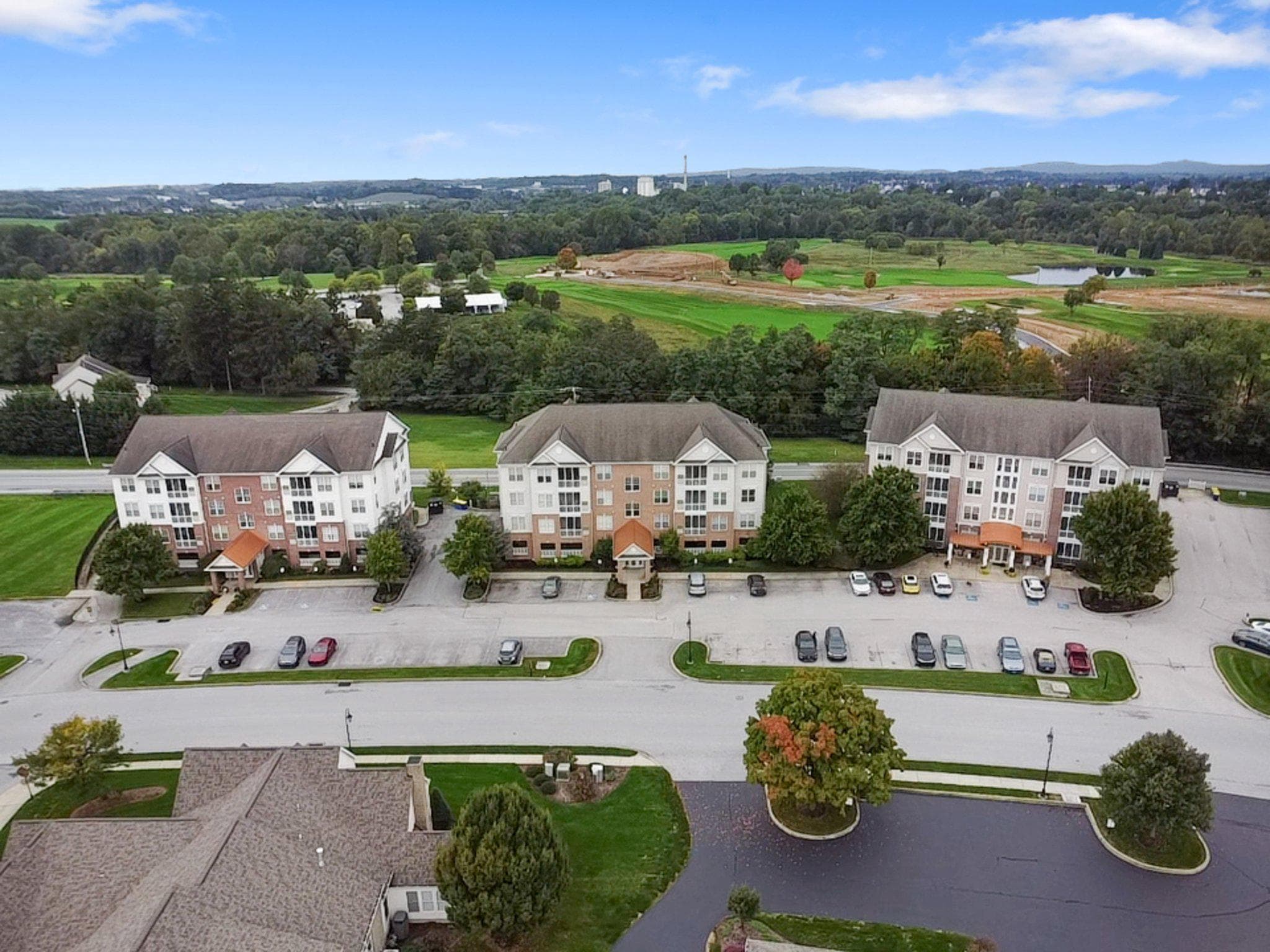 Home for sale at 1010 Crest Way 103, York, Pennsylvania 17403, photo 4 of 49
