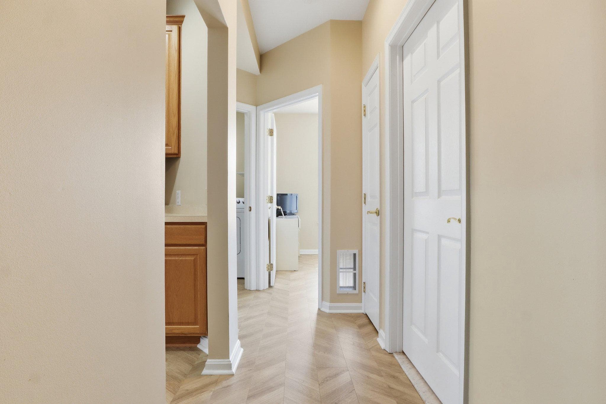 Home for sale at 1010 Crest Way 103, York, Pennsylvania 17403, photo 26 of 49