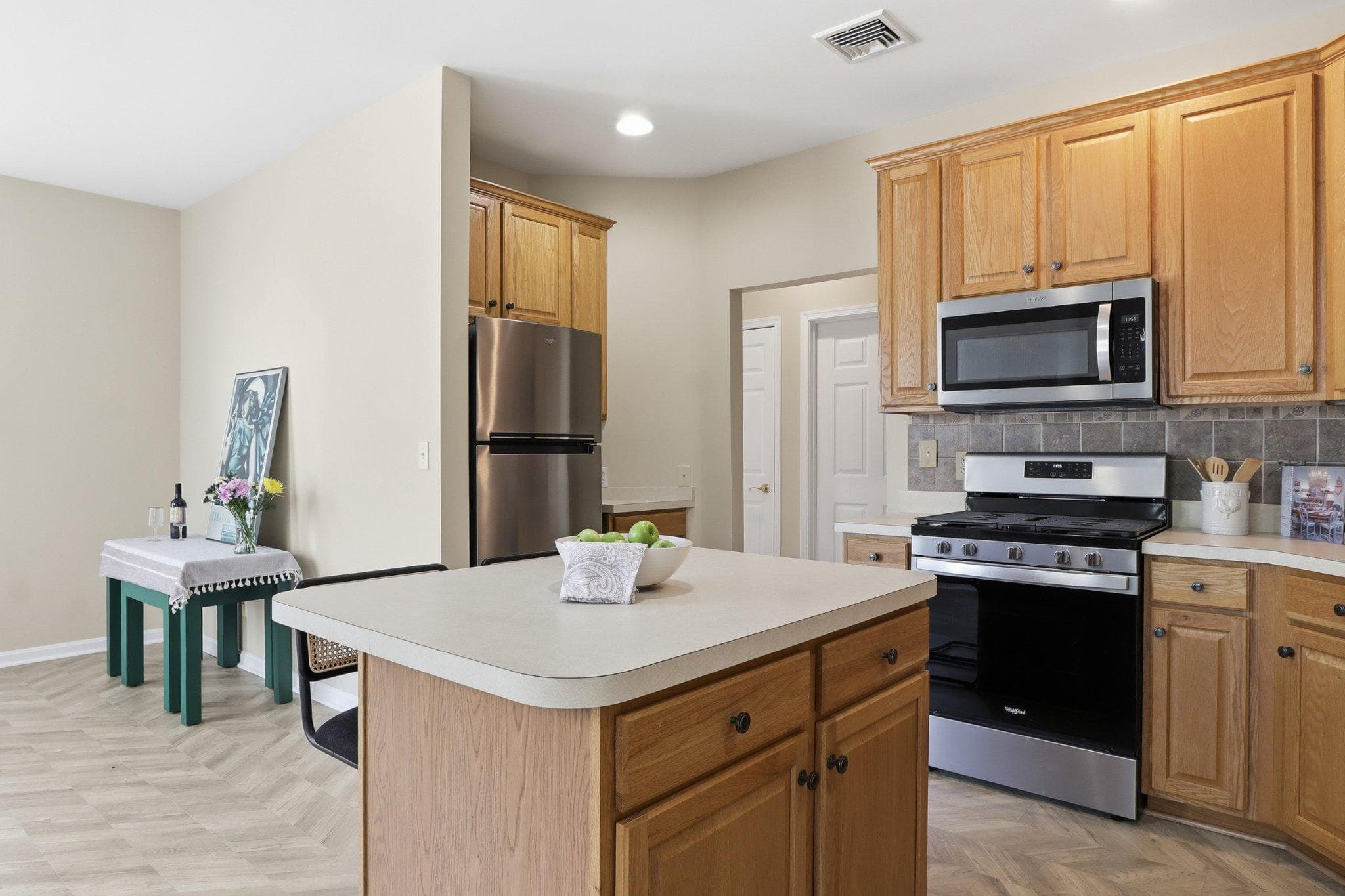 Home for sale at 1010 Crest Way 103, York, Pennsylvania 17403, photo 16 of 49