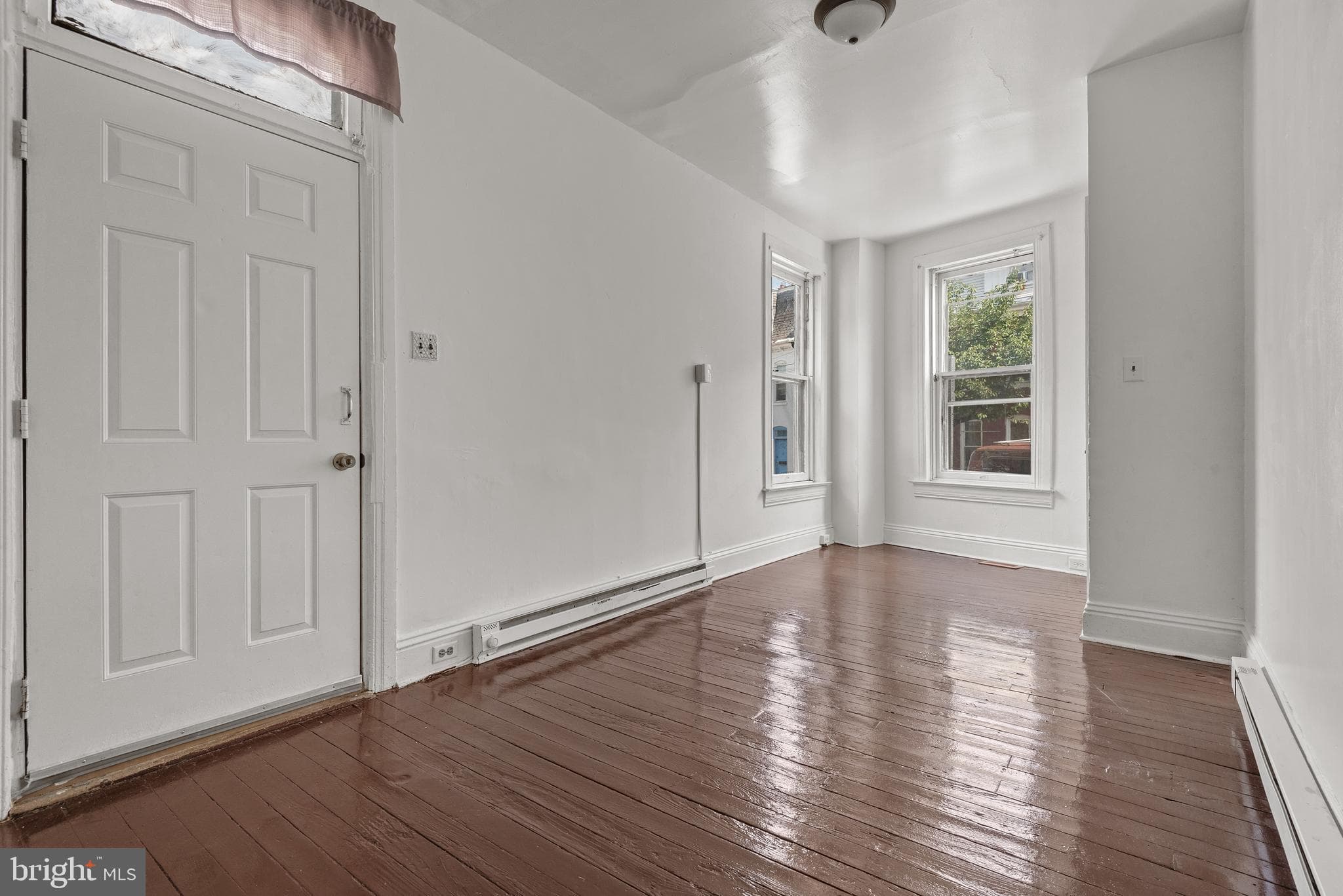 Home for sale at 315 W North Street, York, Pennsylvania 17401, photo 7 of 28