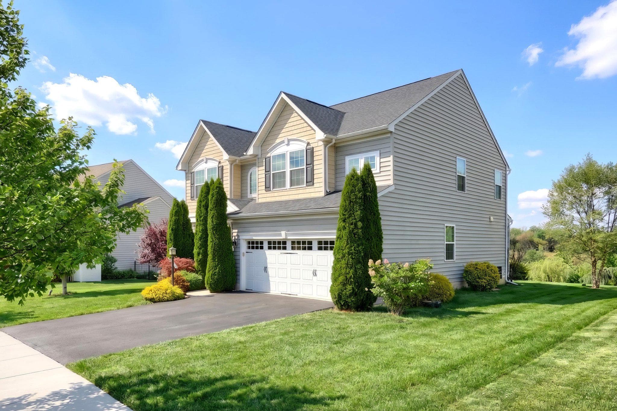 Home for sale at 1134 Alta Vista Way, Seven Valleys, Pennsylvania 17360, photo 5 of 66