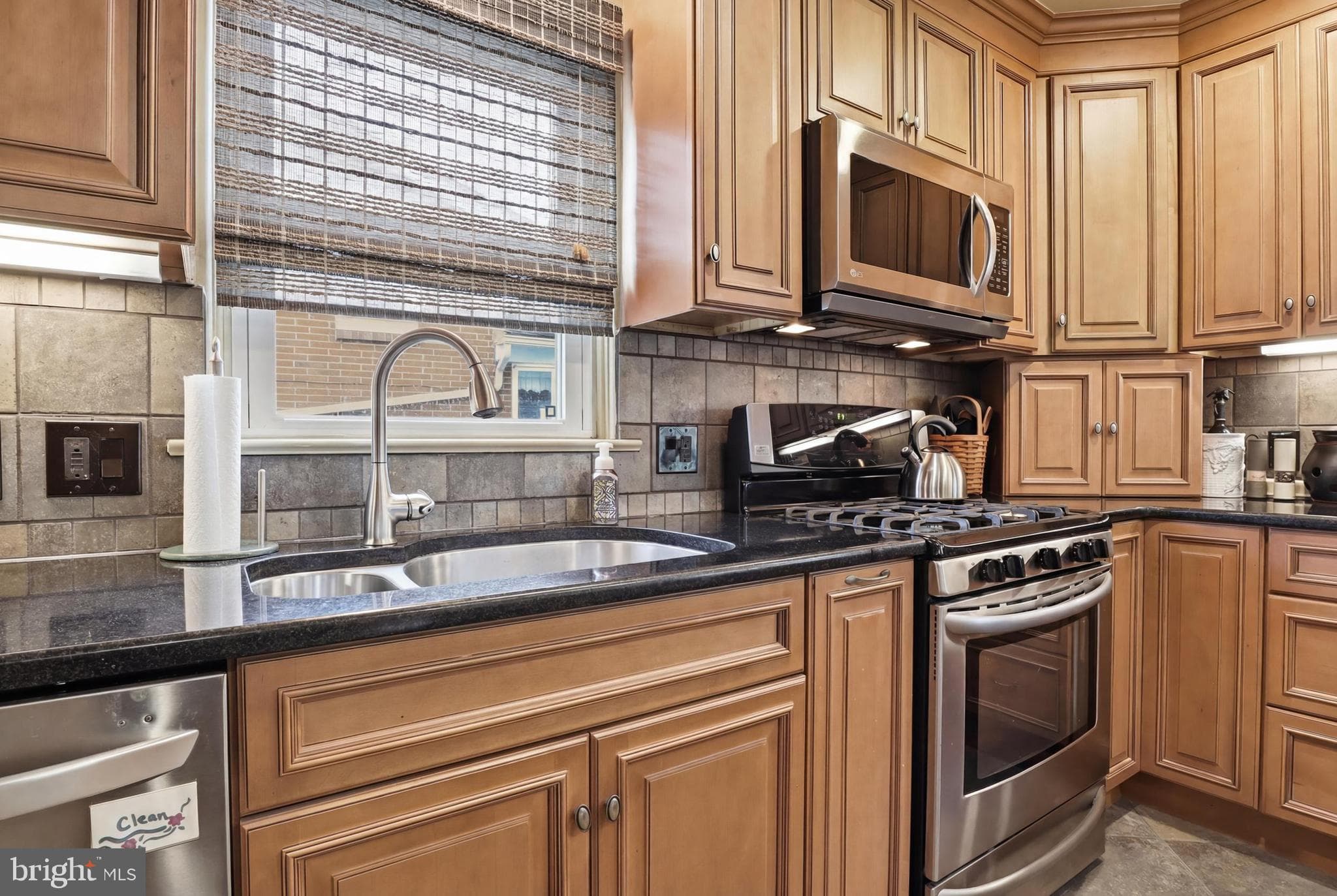 Home for sale at 2993 5Th Avenue, York, Pennsylvania 17402, photo 11 of 37