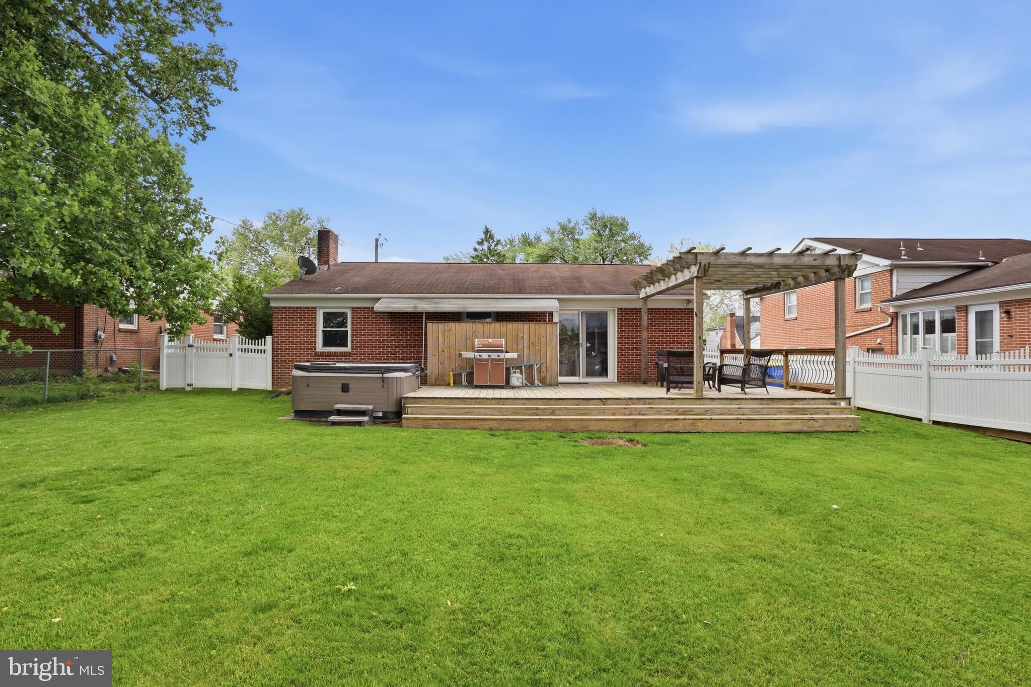 Home for sale at 2993 5Th Avenue, York, Pennsylvania 17402, photo 33 of 37
