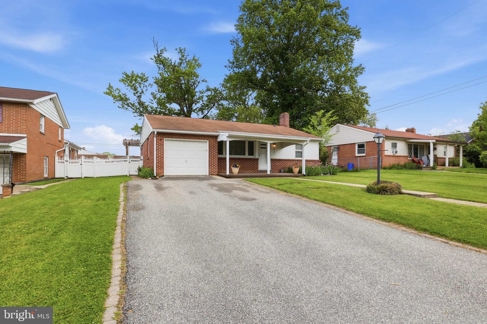 Home for sale at 2993 5Th Avenue, York, Pennsylvania 17402, photo 2 of 3