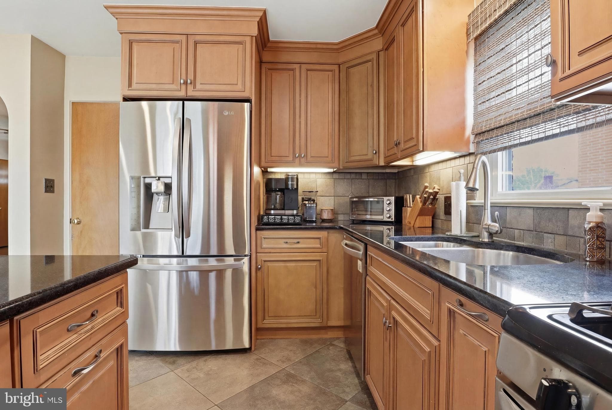 Home for sale at 2993 5Th Avenue, York, Pennsylvania 17402, photo 10 of 37