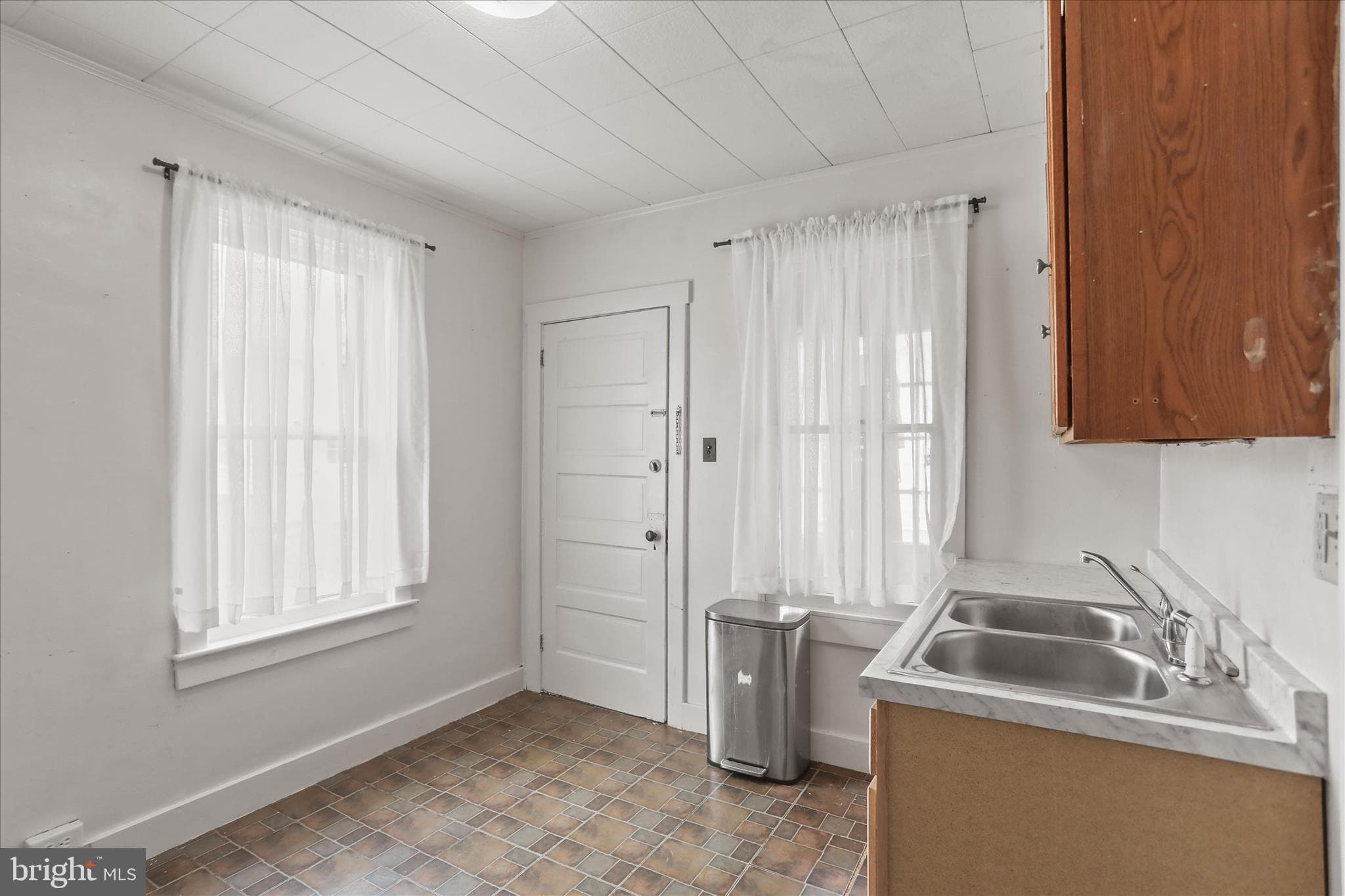 Home for sale at 1038 W. Locust Street, York, Pennsylvania 17404, photo 13 of 34