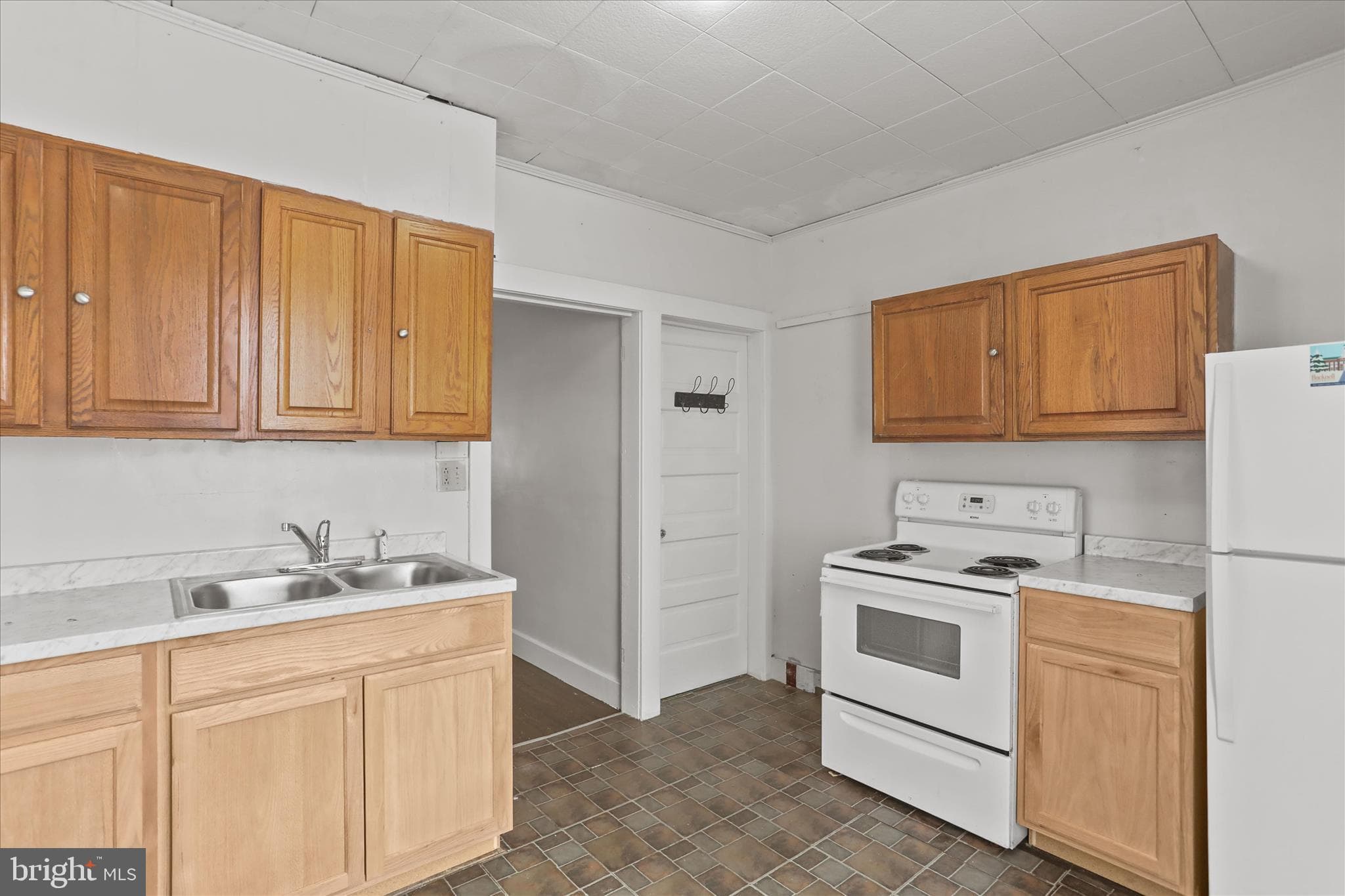 Home for sale at 1038 W. Locust Street, York, Pennsylvania 17404, photo 12 of 34