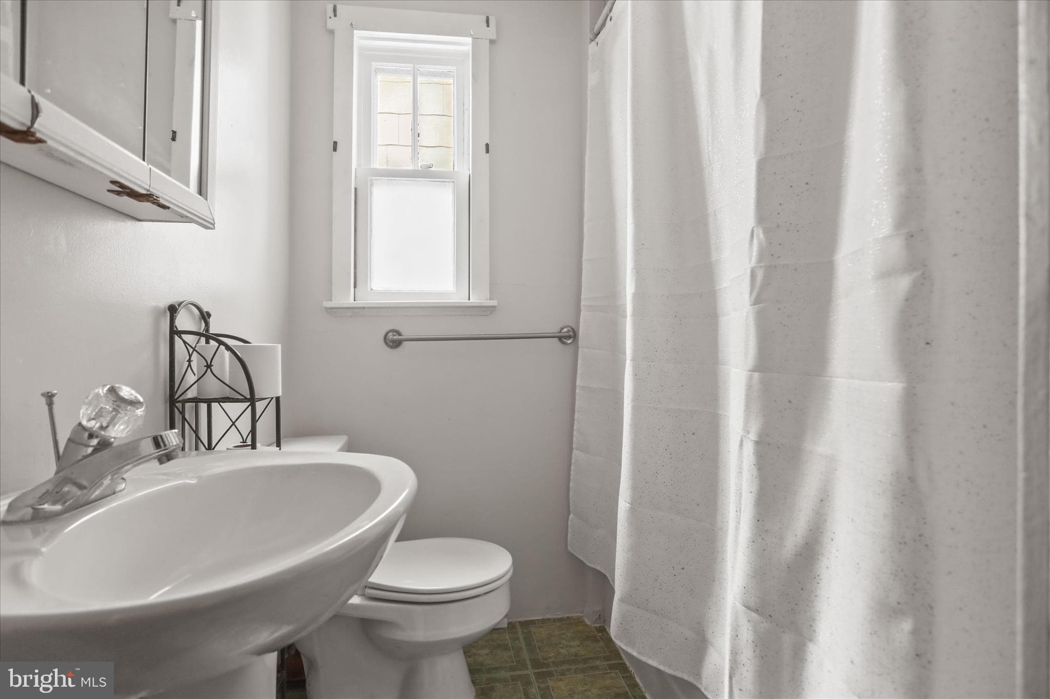 Home for sale at 1038 W. Locust Street, York, Pennsylvania 17404, photo 21 of 34