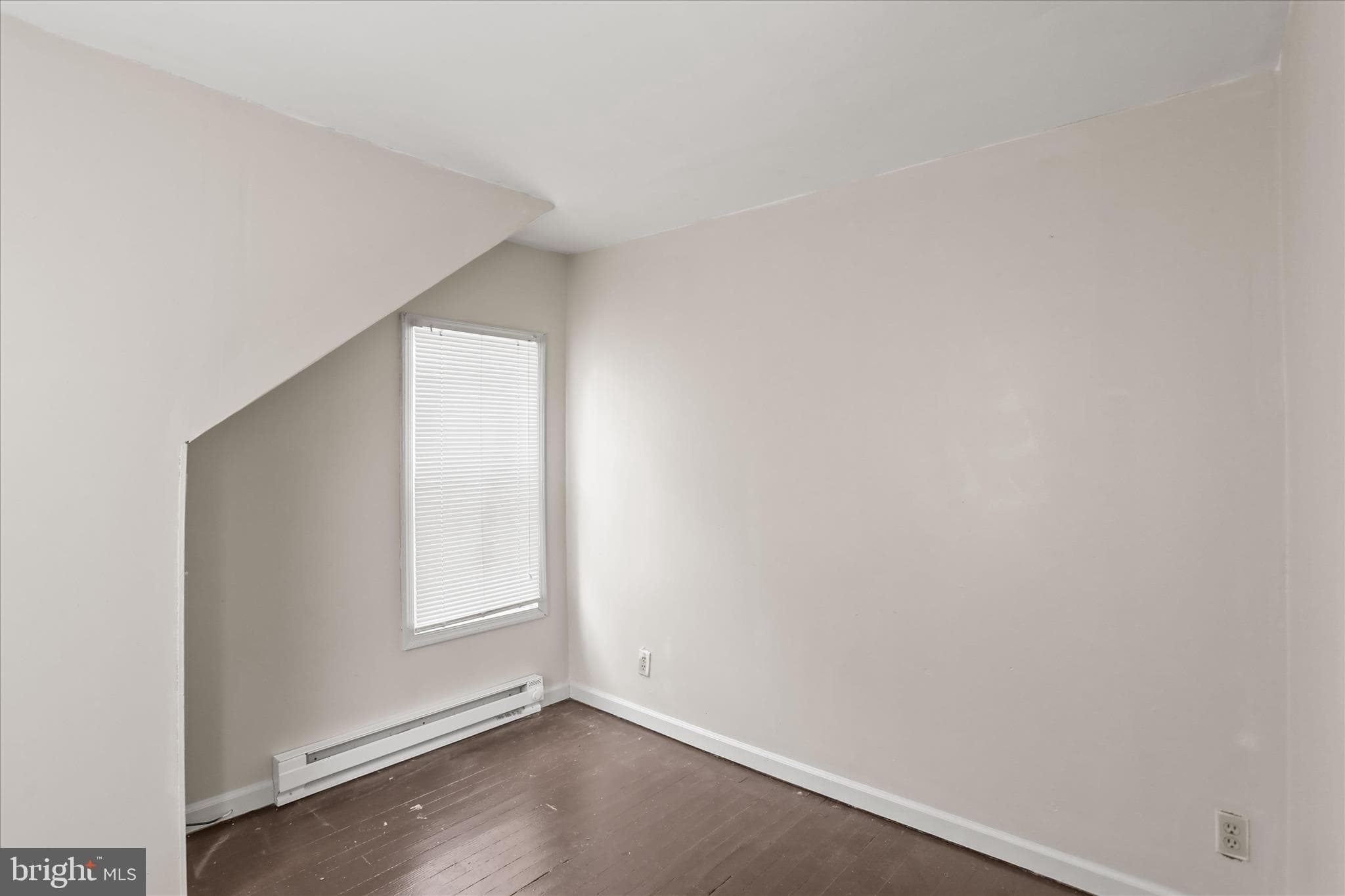Home for sale at 1038 W. Locust Street, York, Pennsylvania 17404, photo 16 of 34