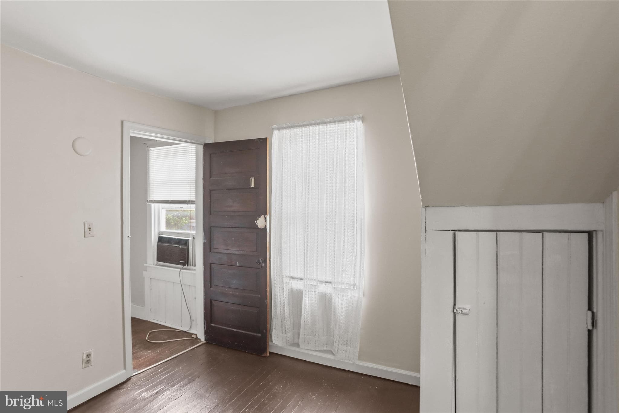 Home for sale at 1038 W. Locust Street, York, Pennsylvania 17404, photo 17 of 34