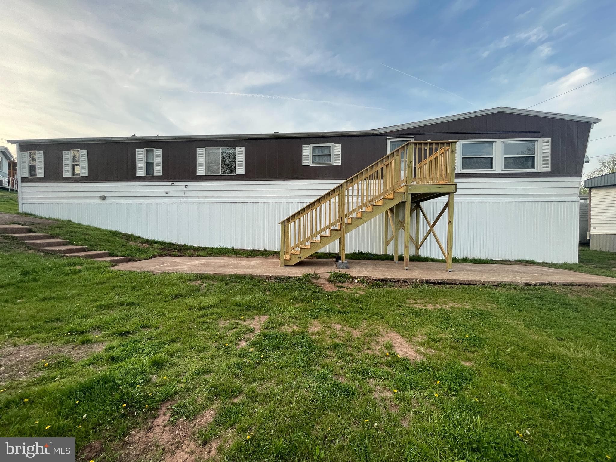 Listing photo of 2-bedroom home at 5145 N. Susquehanna Trl 84, York, Pennsylvania 17406, photo 1 of 3