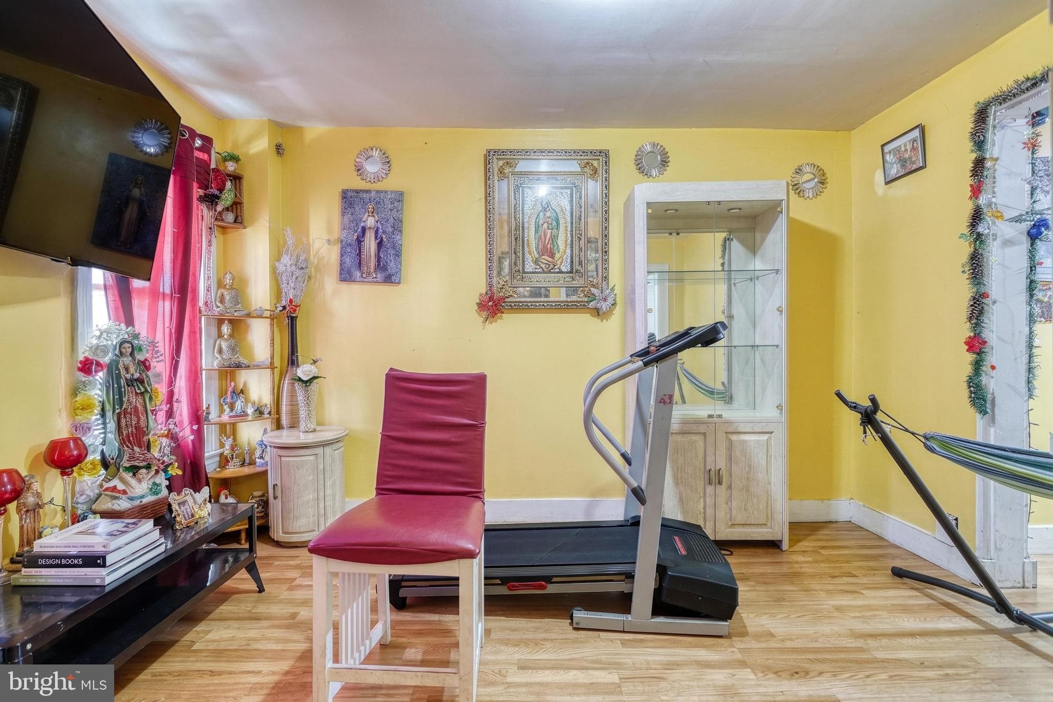 Home for sale at 446 E Prospect Street, York, Pennsylvania 17403, photo 6 of 29