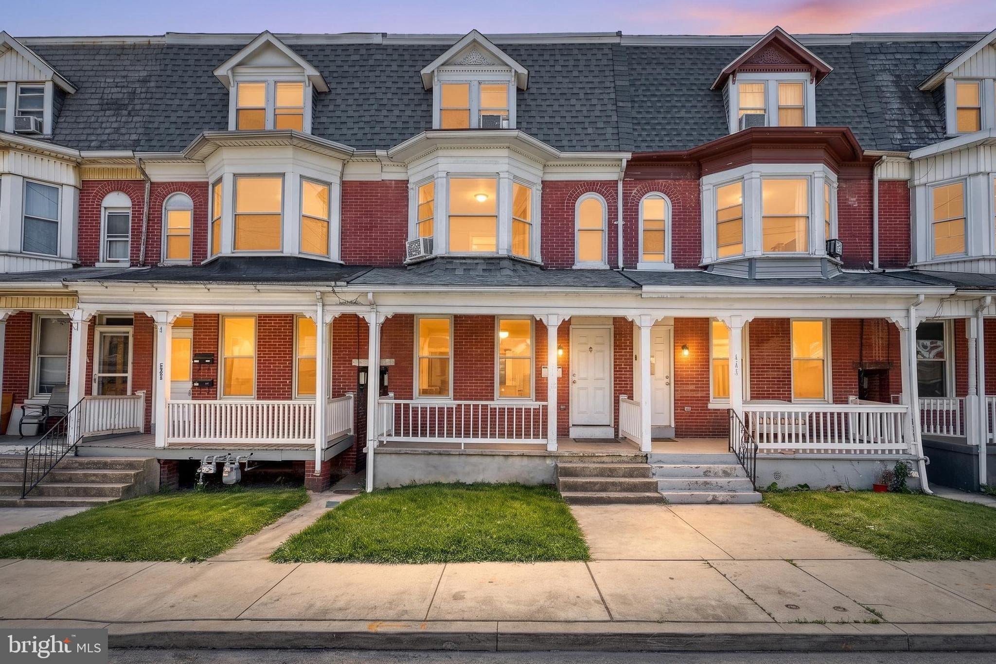 Listing photo of 5-bedroom home at 446 E Prospect Street, York, Pennsylvania 17403, photo 1 of 3
